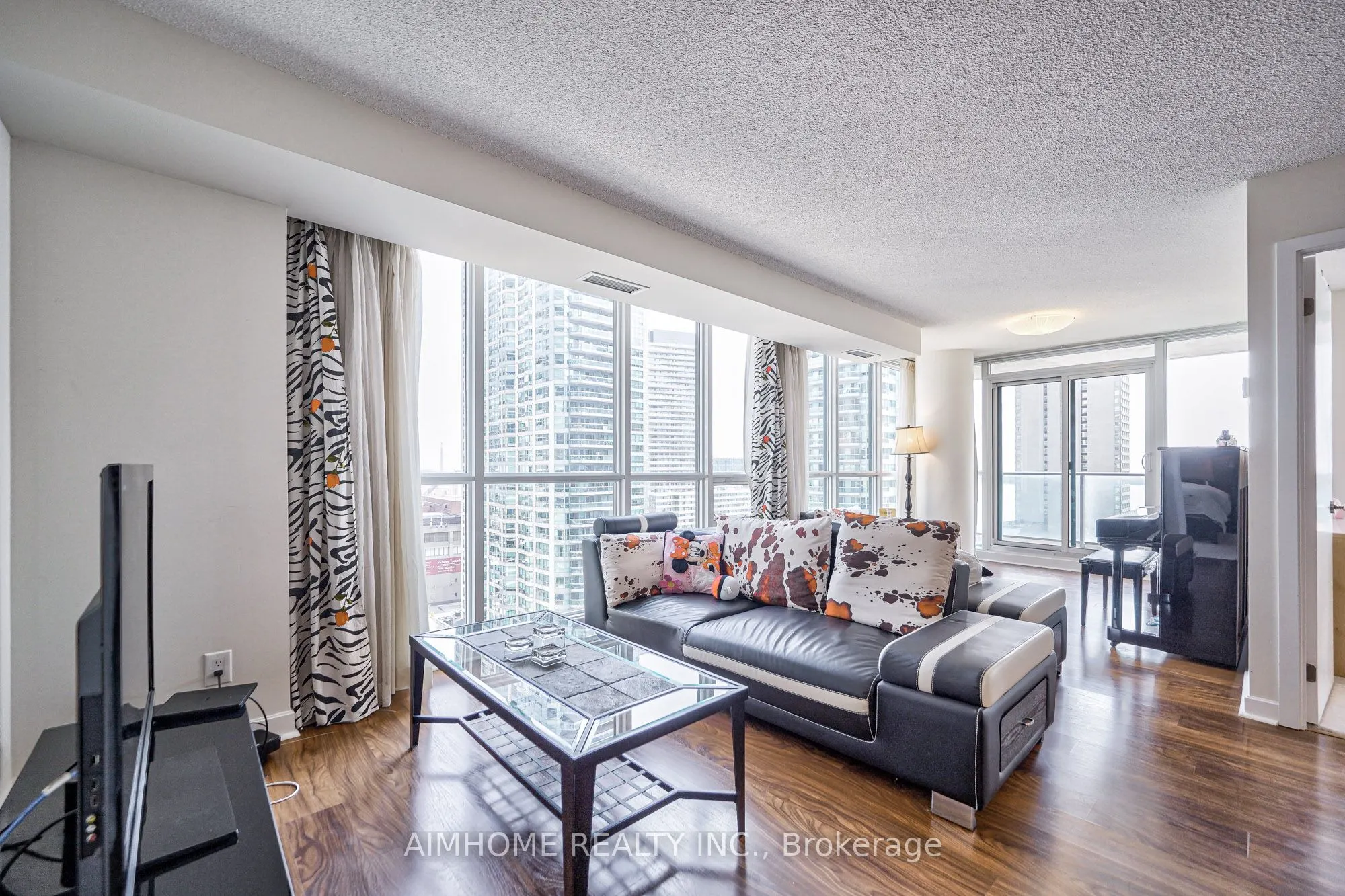 33 Bay Street, #1508