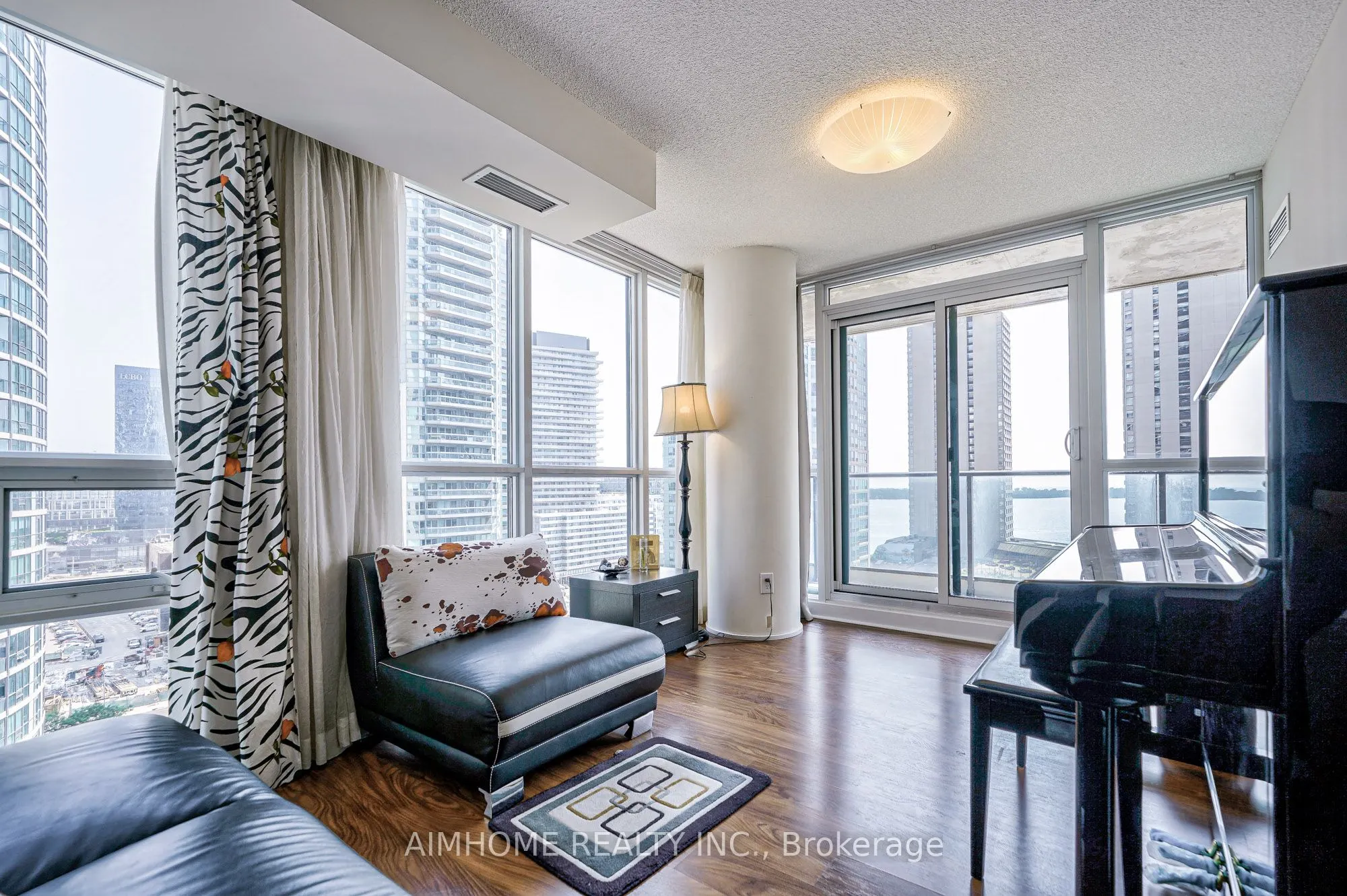 33 Bay Street, #1508