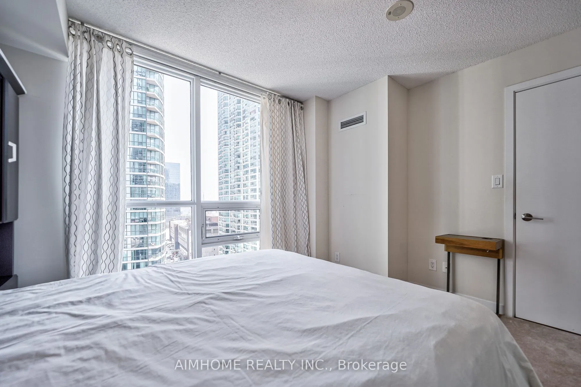 33 Bay Street, #1508