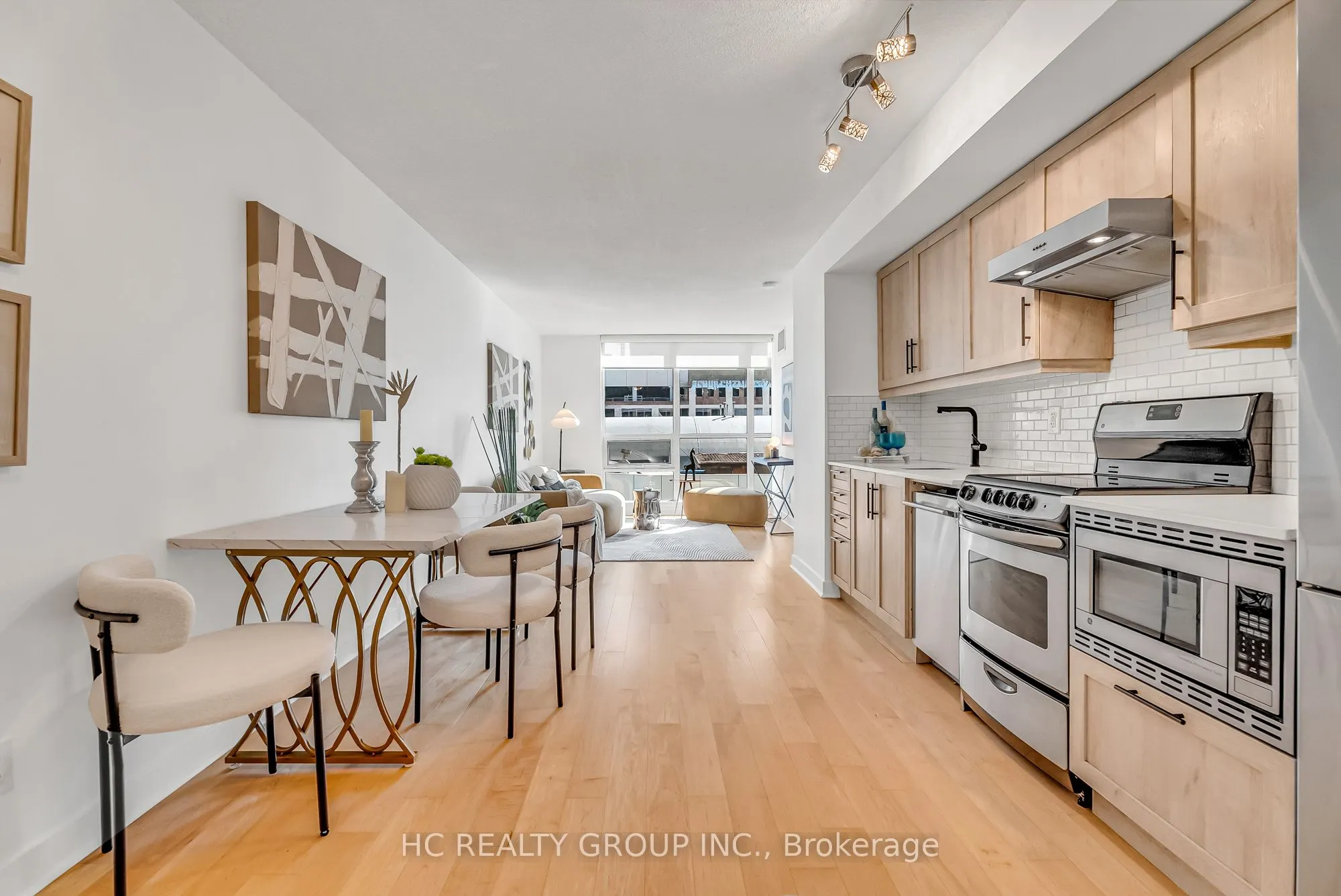 320 Richmond Street E, #322