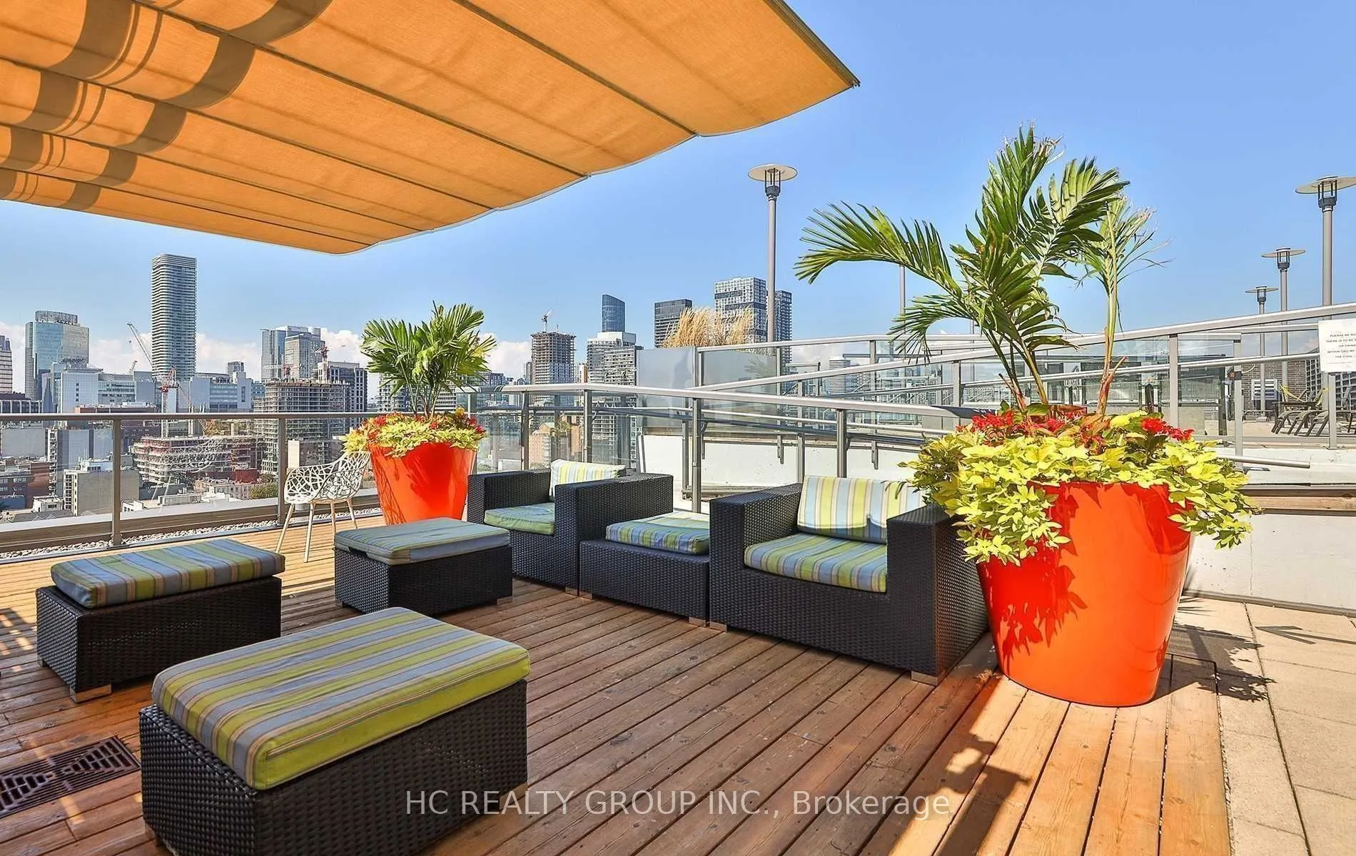 320 Richmond Street E, #322