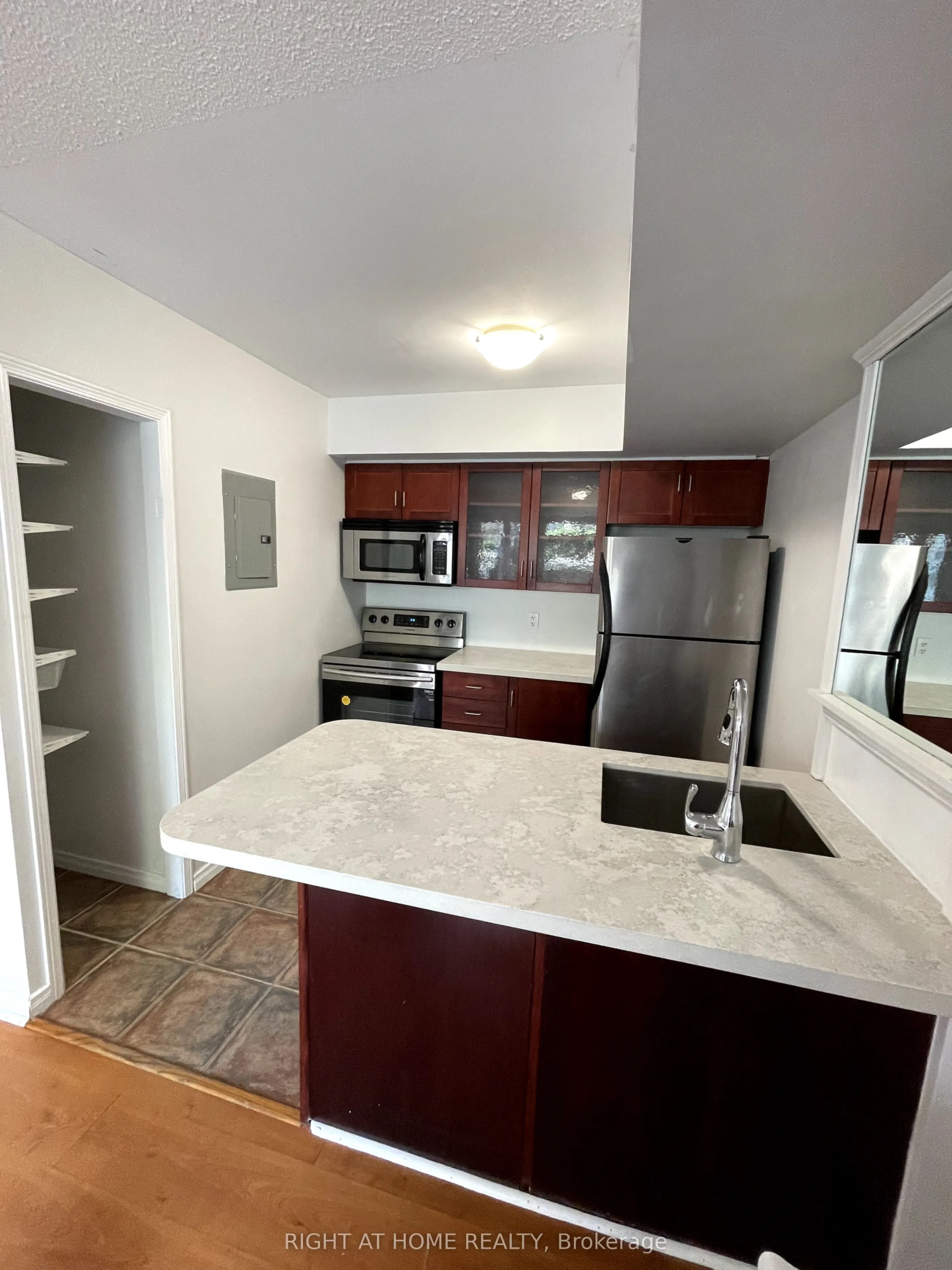 46 East Liberty Street, #522