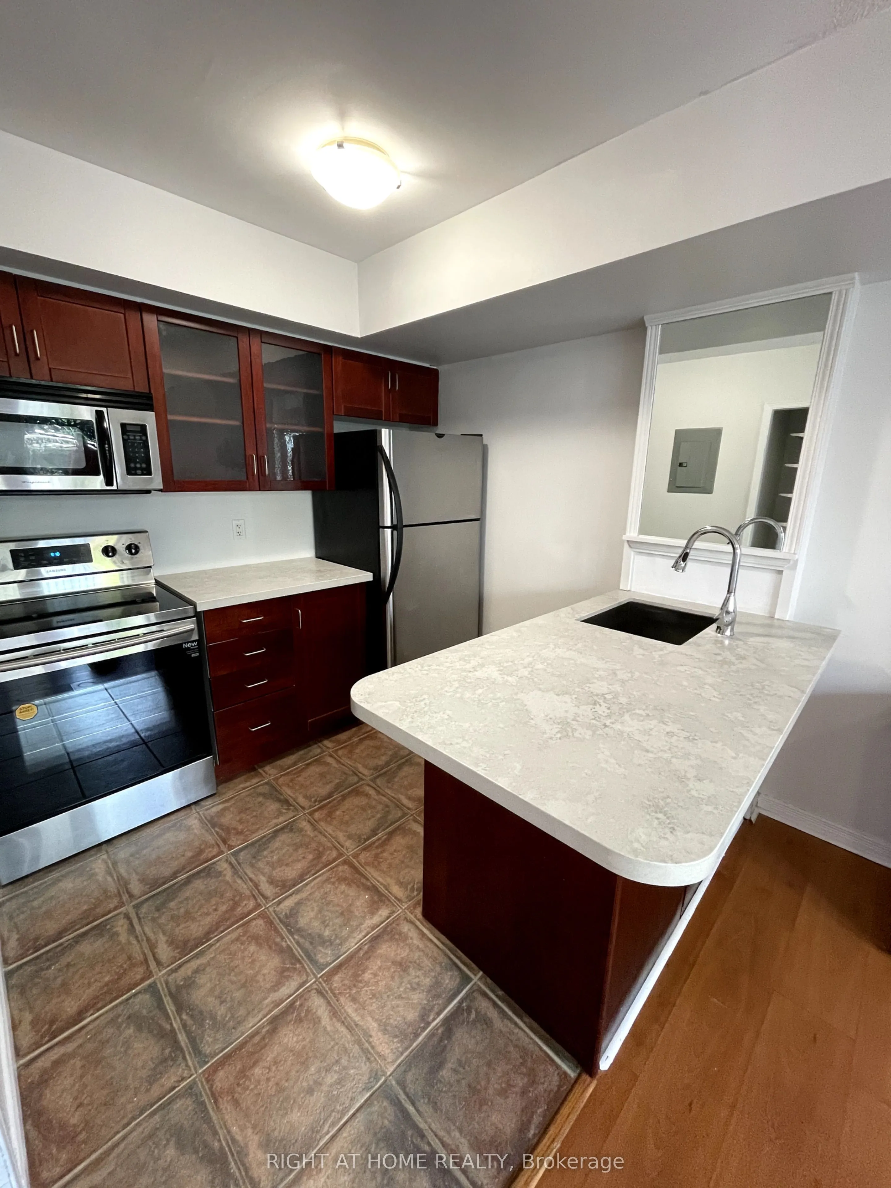 46 East Liberty Street, #522