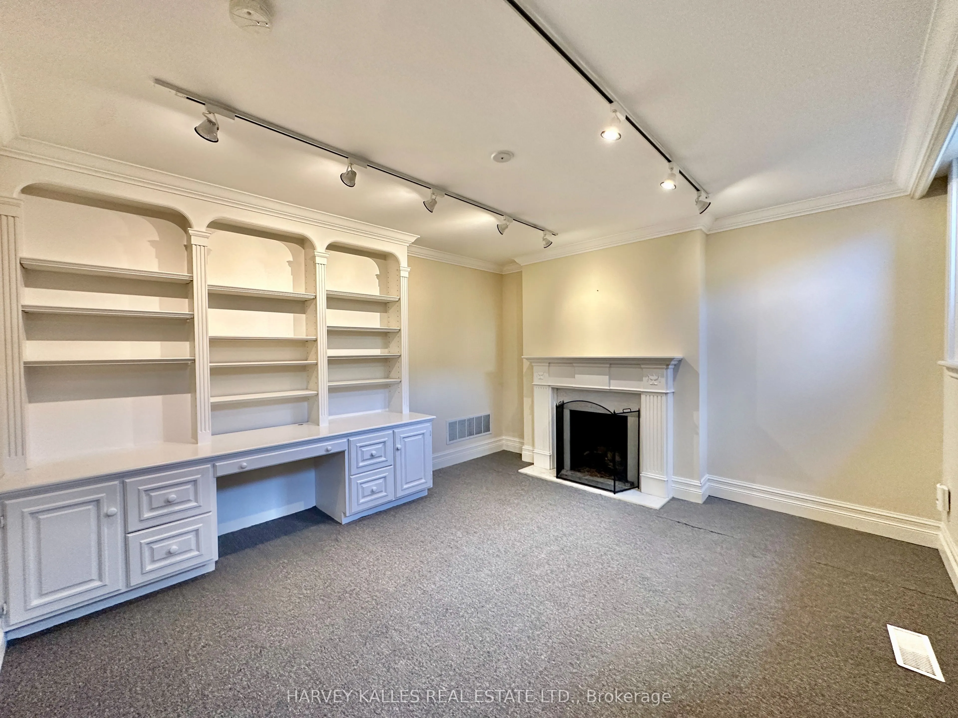 211 Carlton Street, #Lower