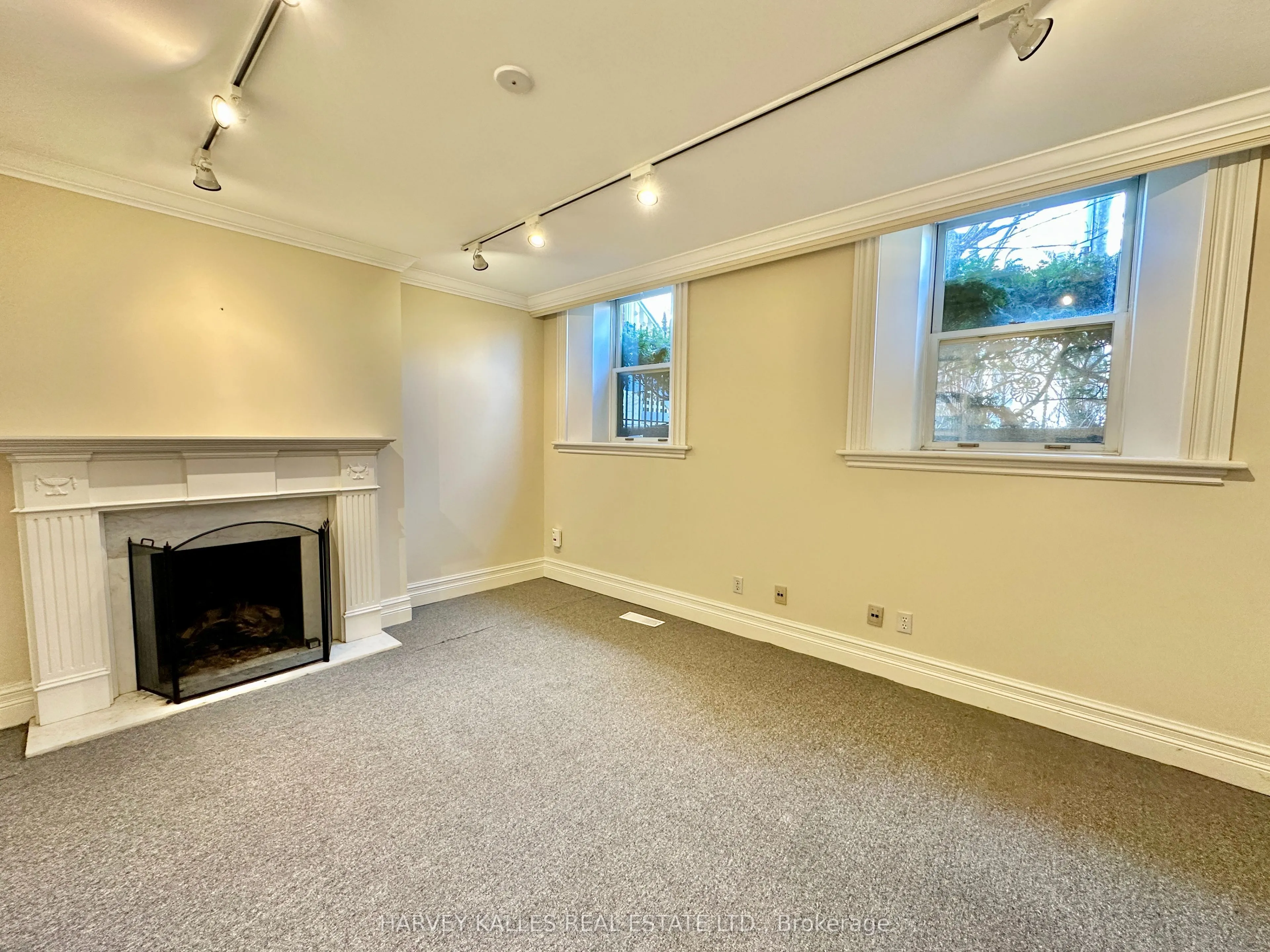 211 Carlton Street, #Lower