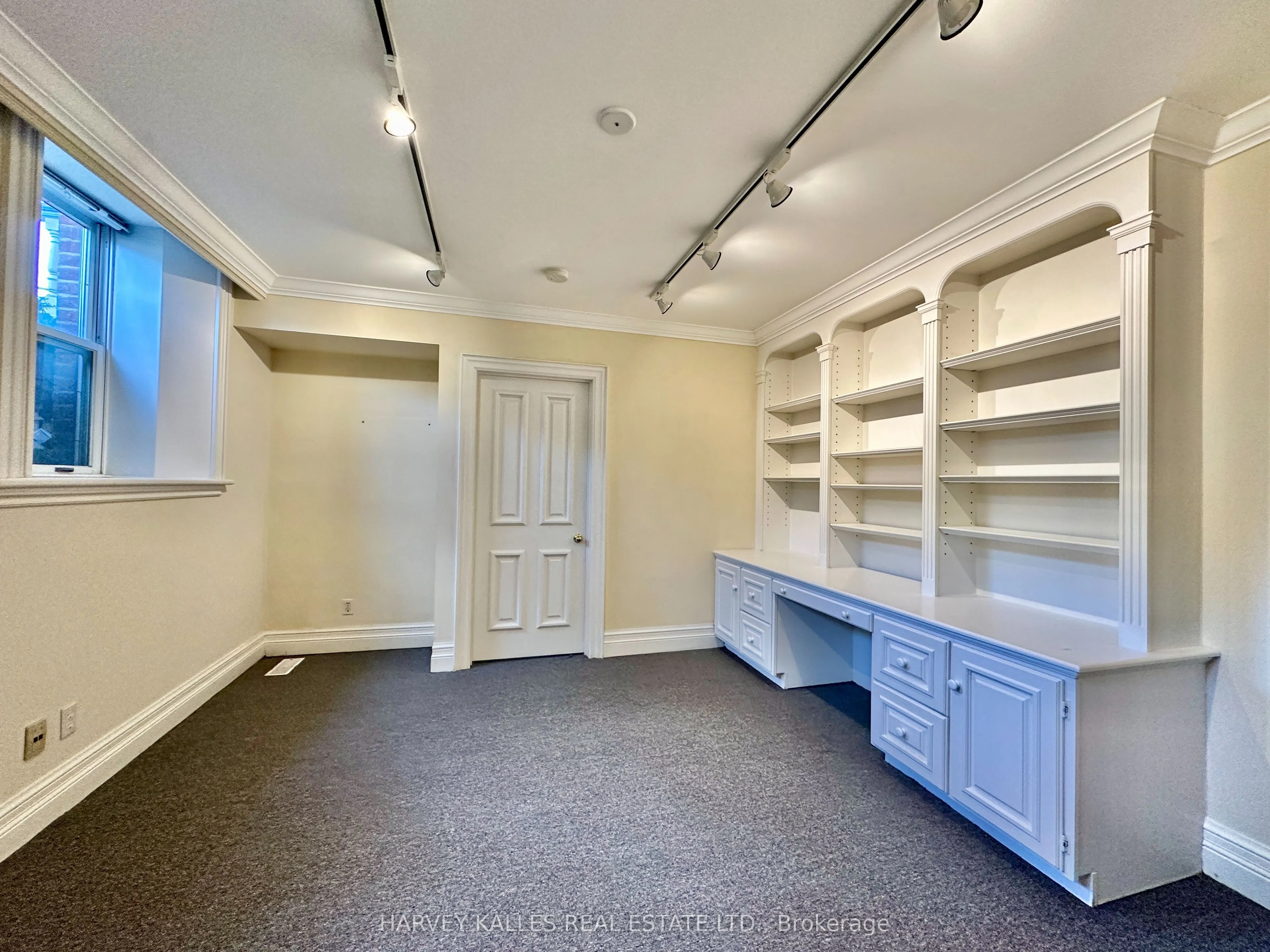 211 Carlton Street, #Lower