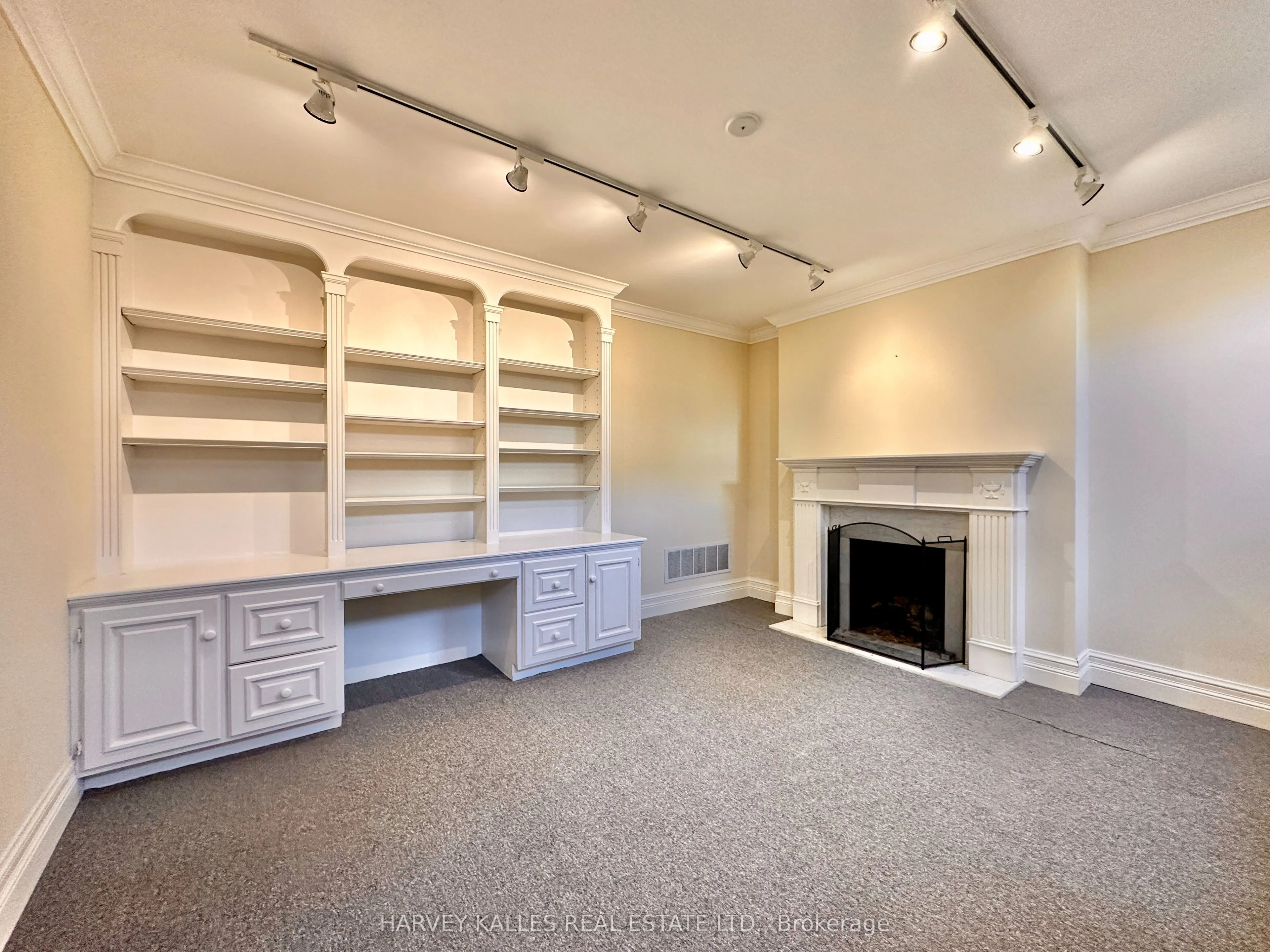 211 Carlton Street, #Lower
