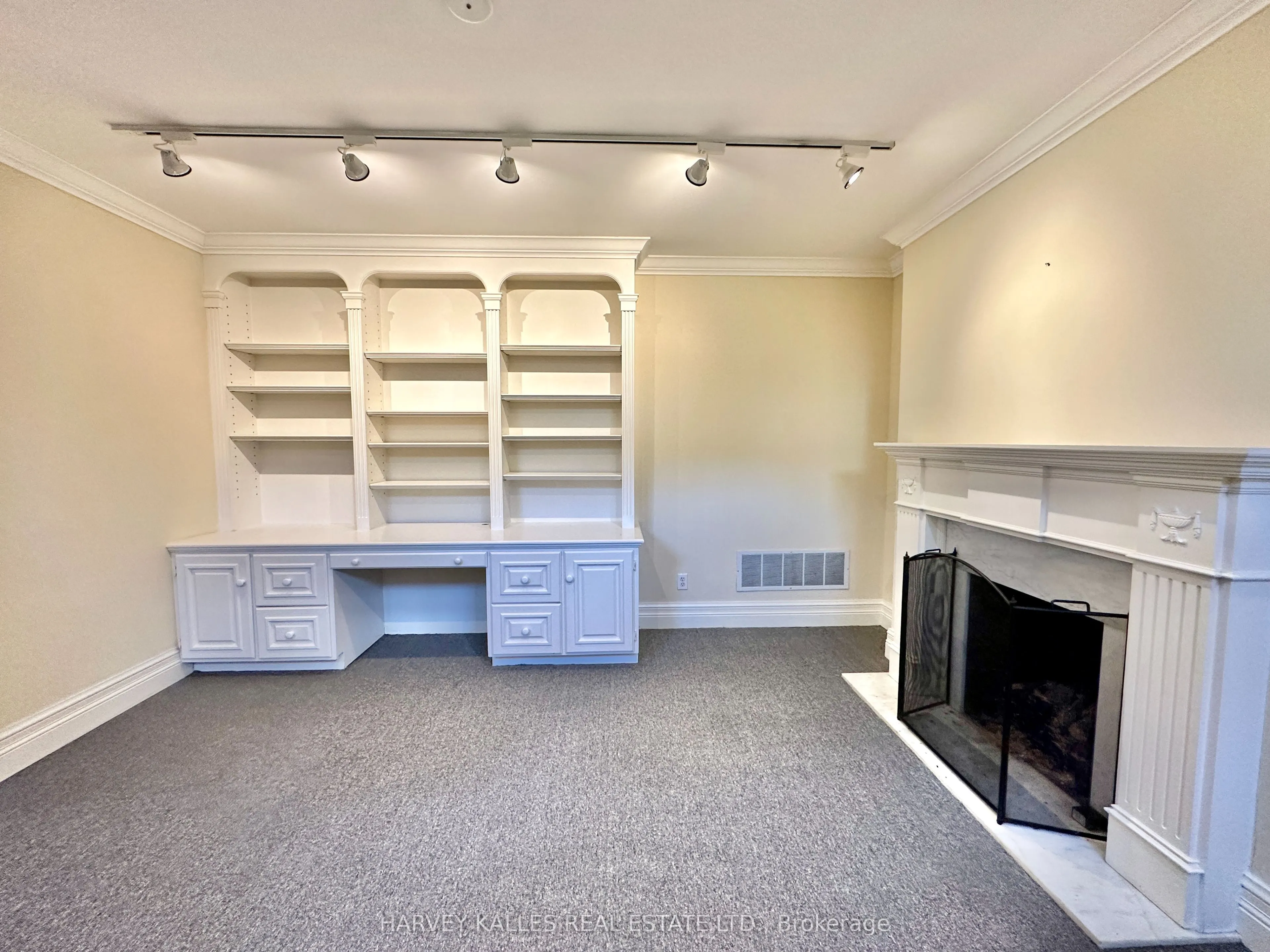 211 Carlton Street, #Lower