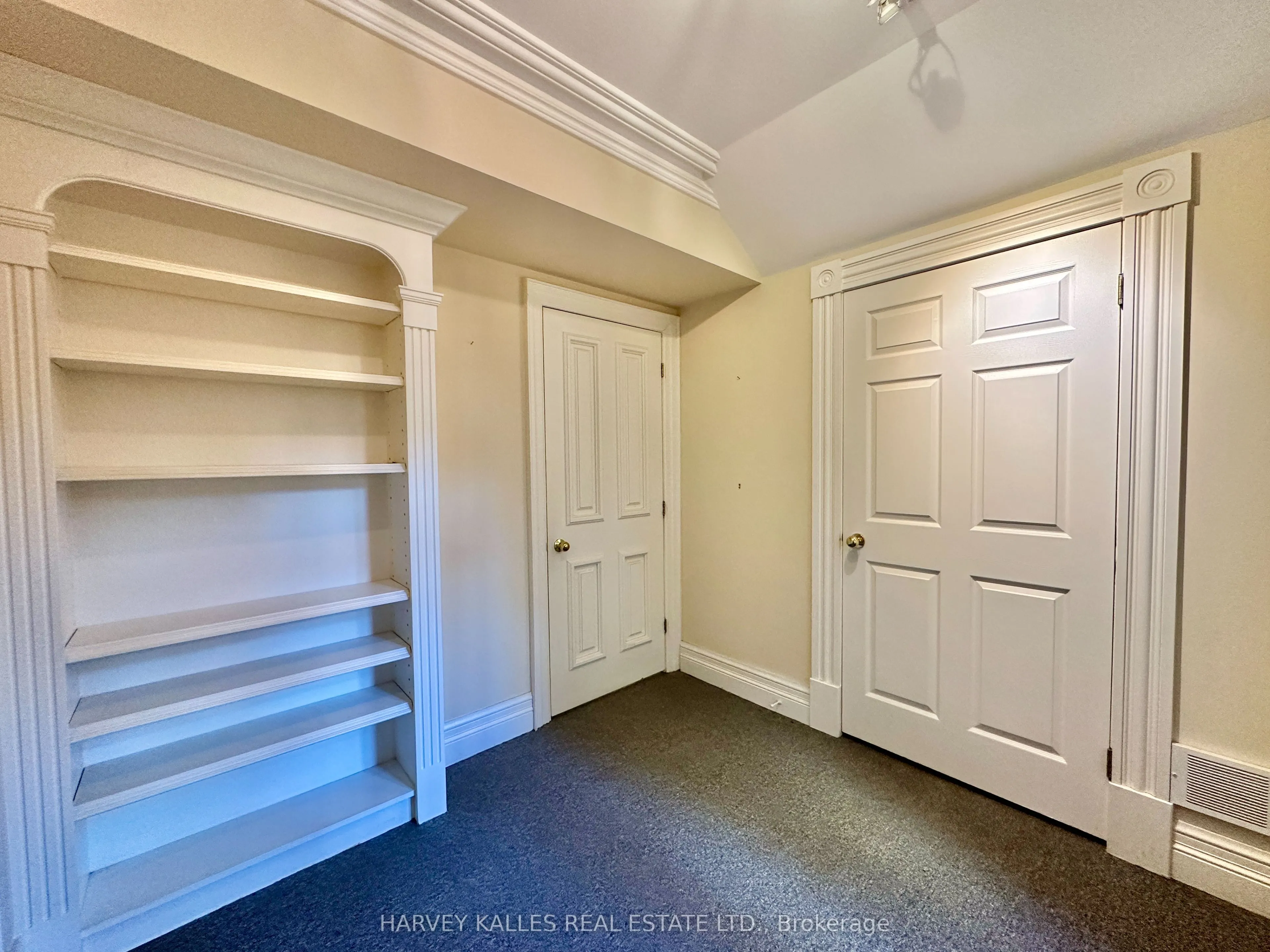 211 Carlton Street, #Lower