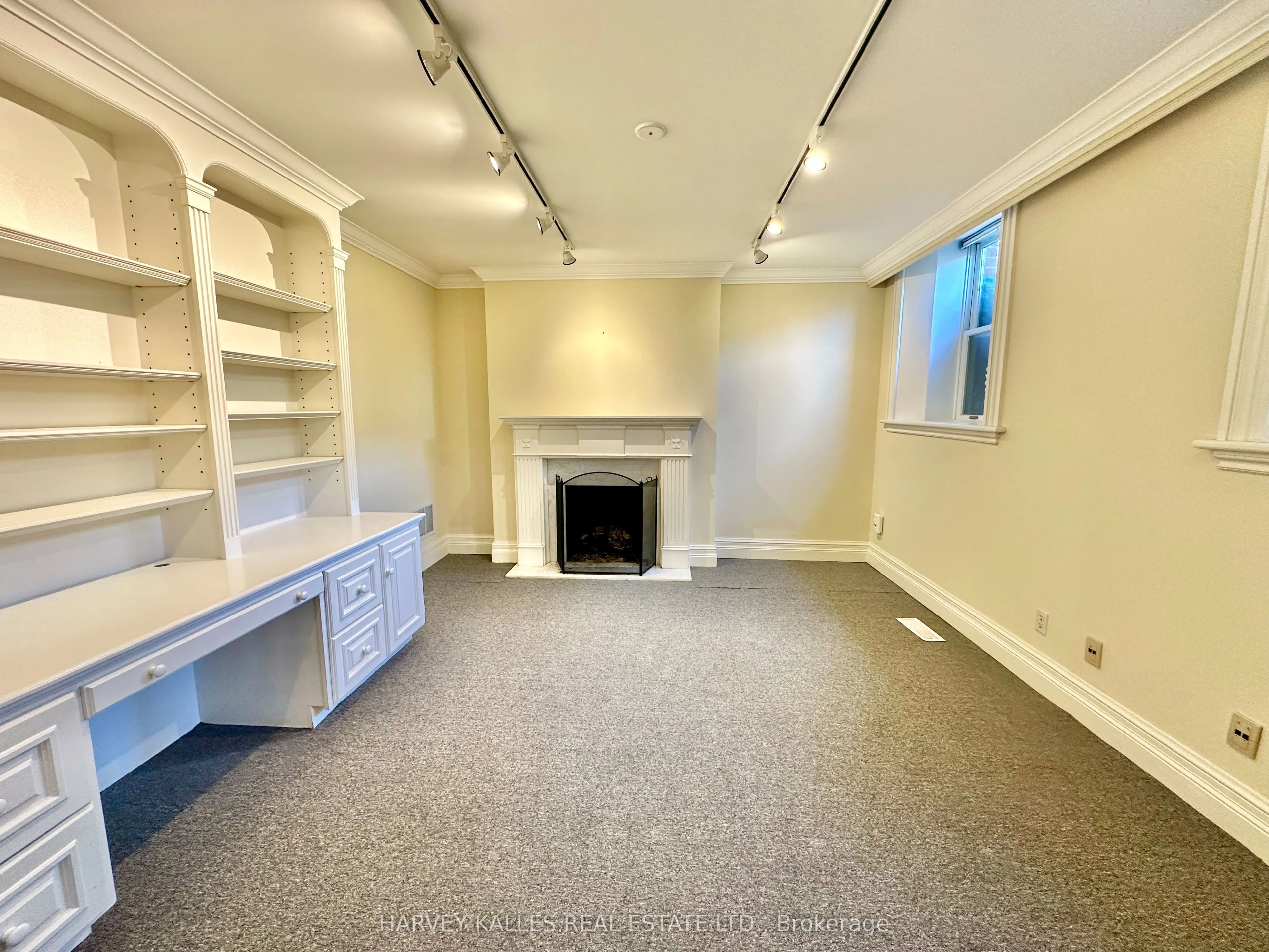 211 Carlton Street, #Lower