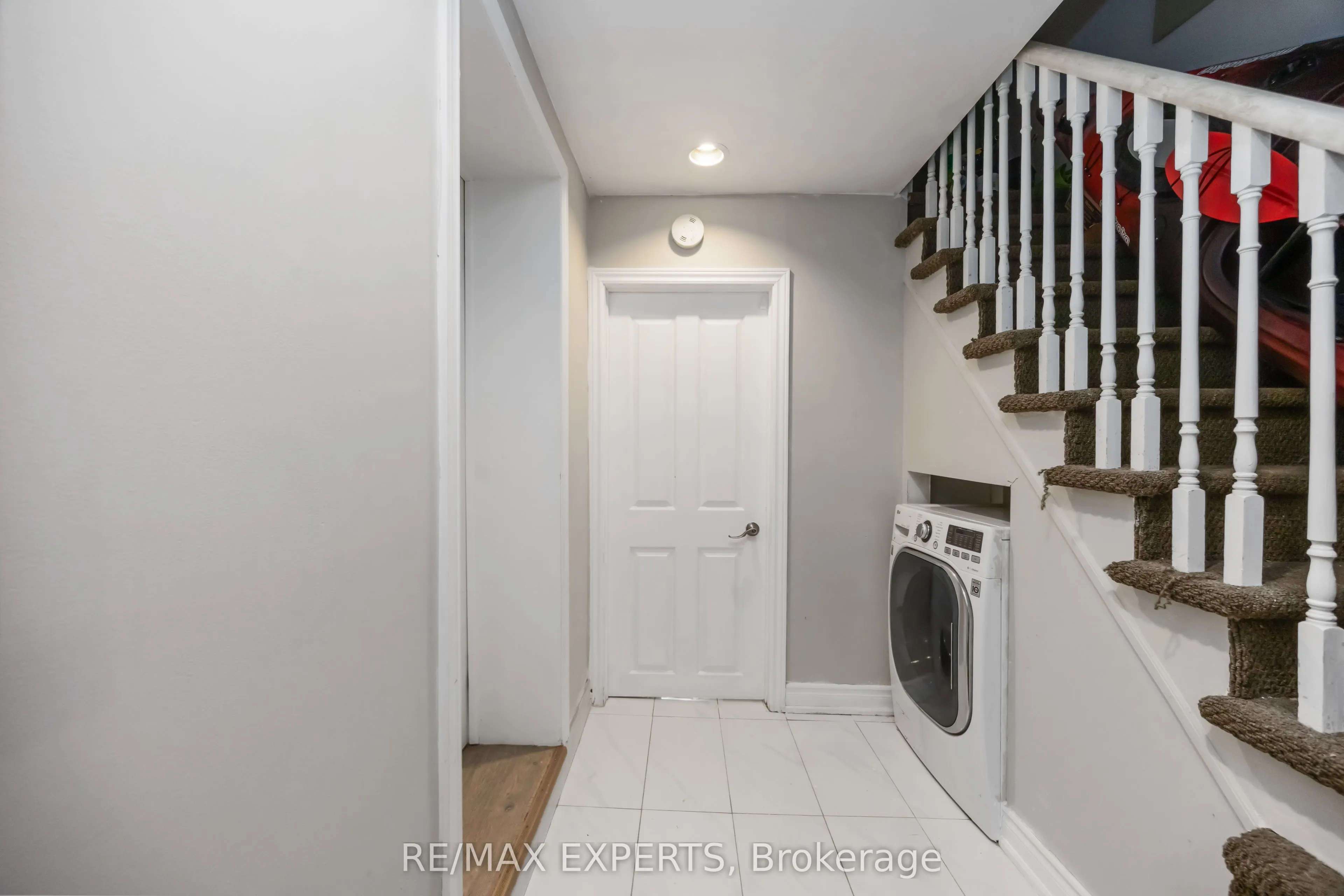 199 DAVISVILLE AVE Avenue S, #BSMT