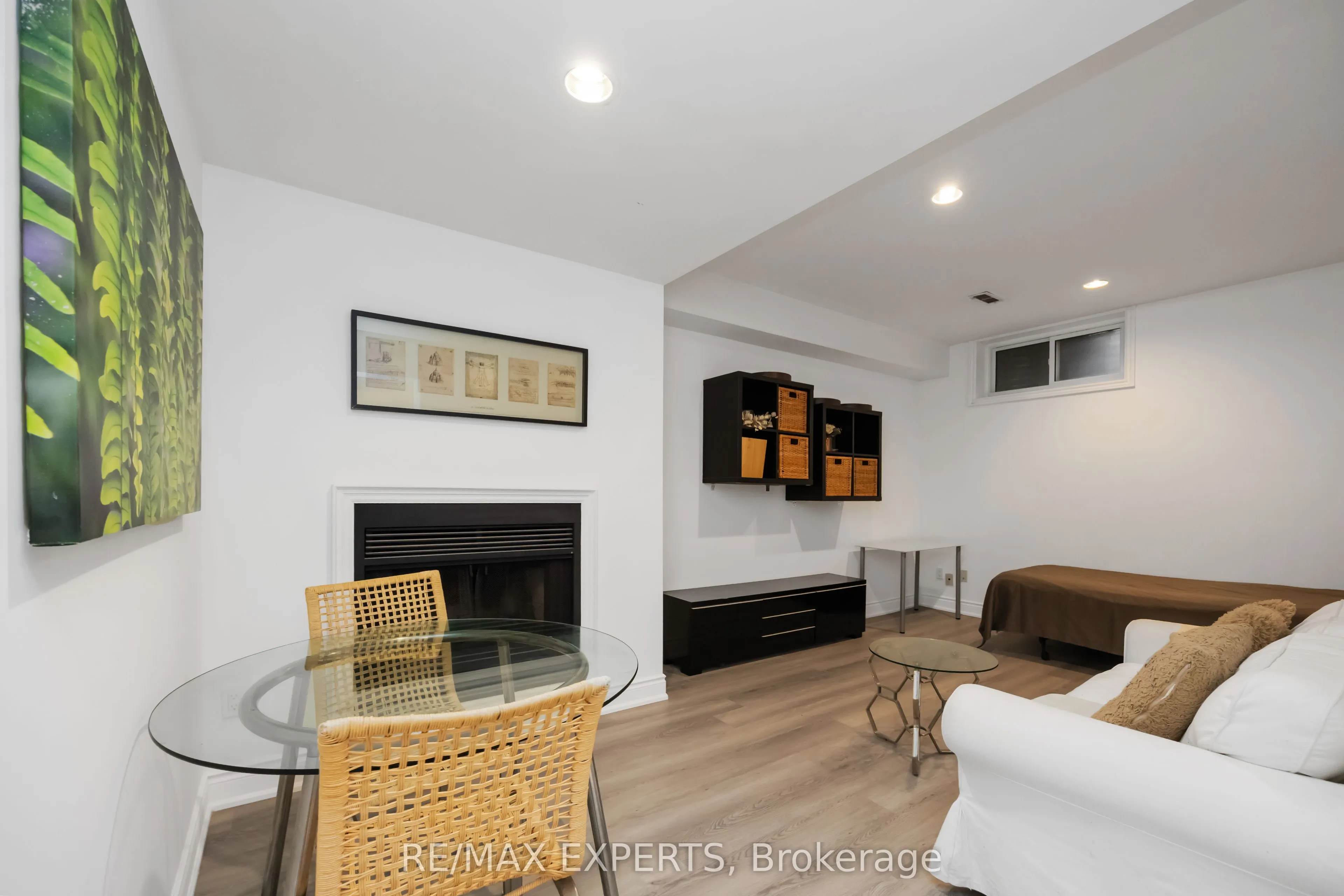 199 DAVISVILLE AVE Avenue S, #BSMT