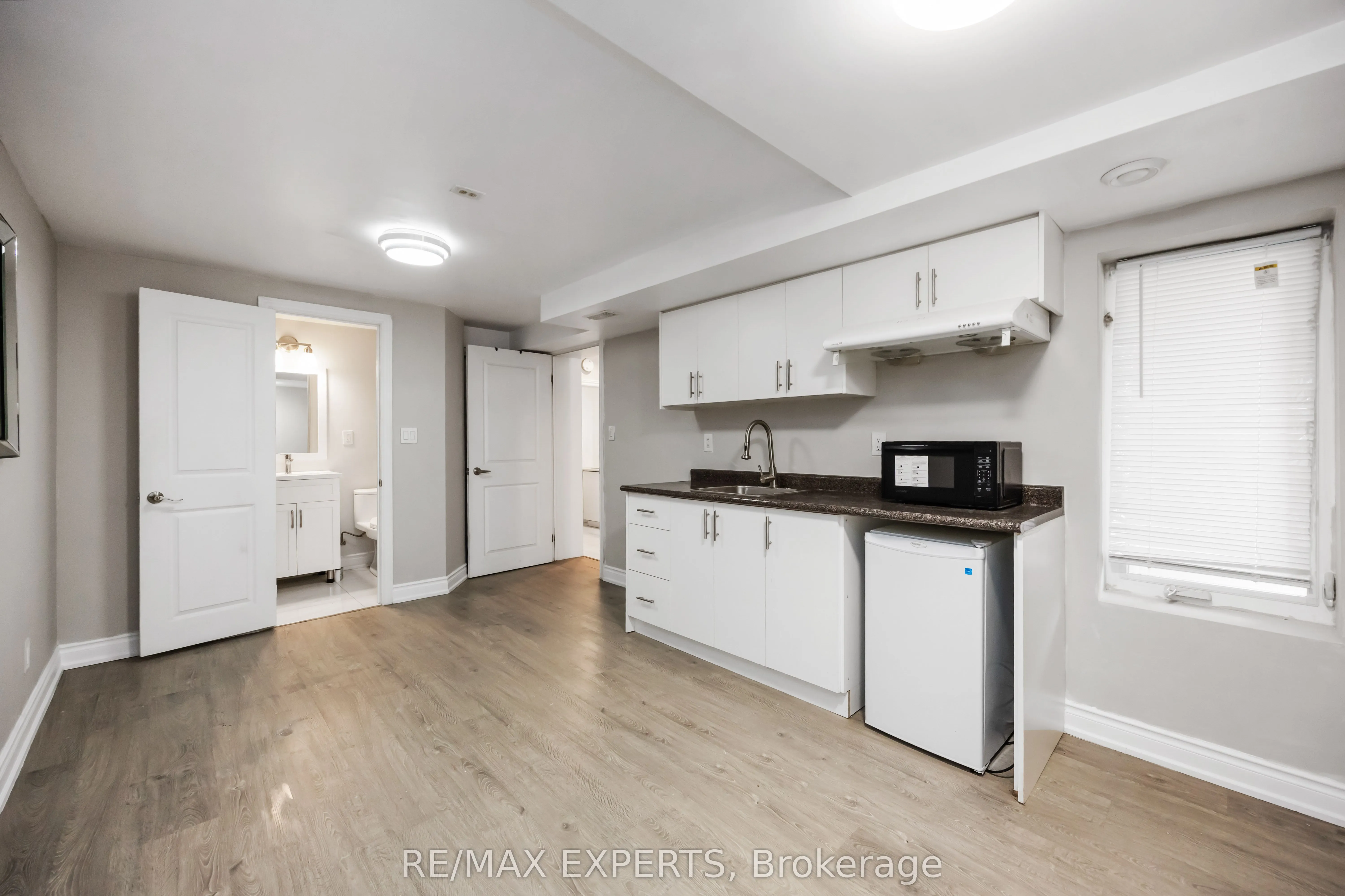 199 DAVISVILLE AVE Avenue S, #LOWER