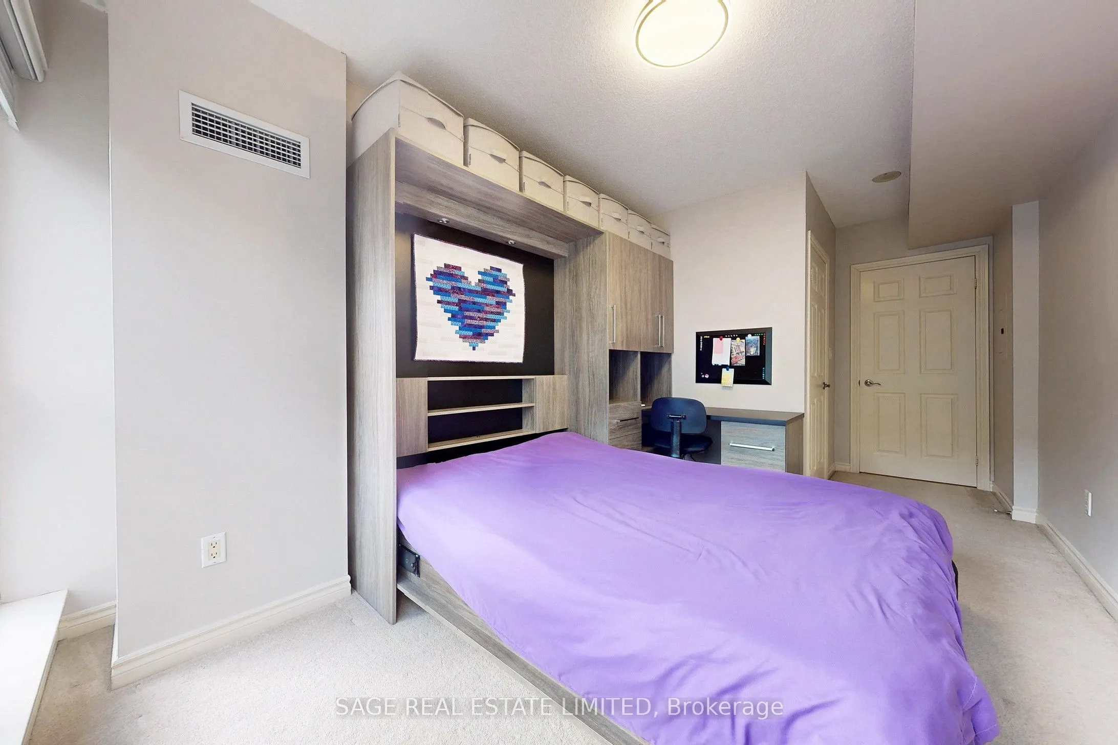 270 Wellington Street W, #1114