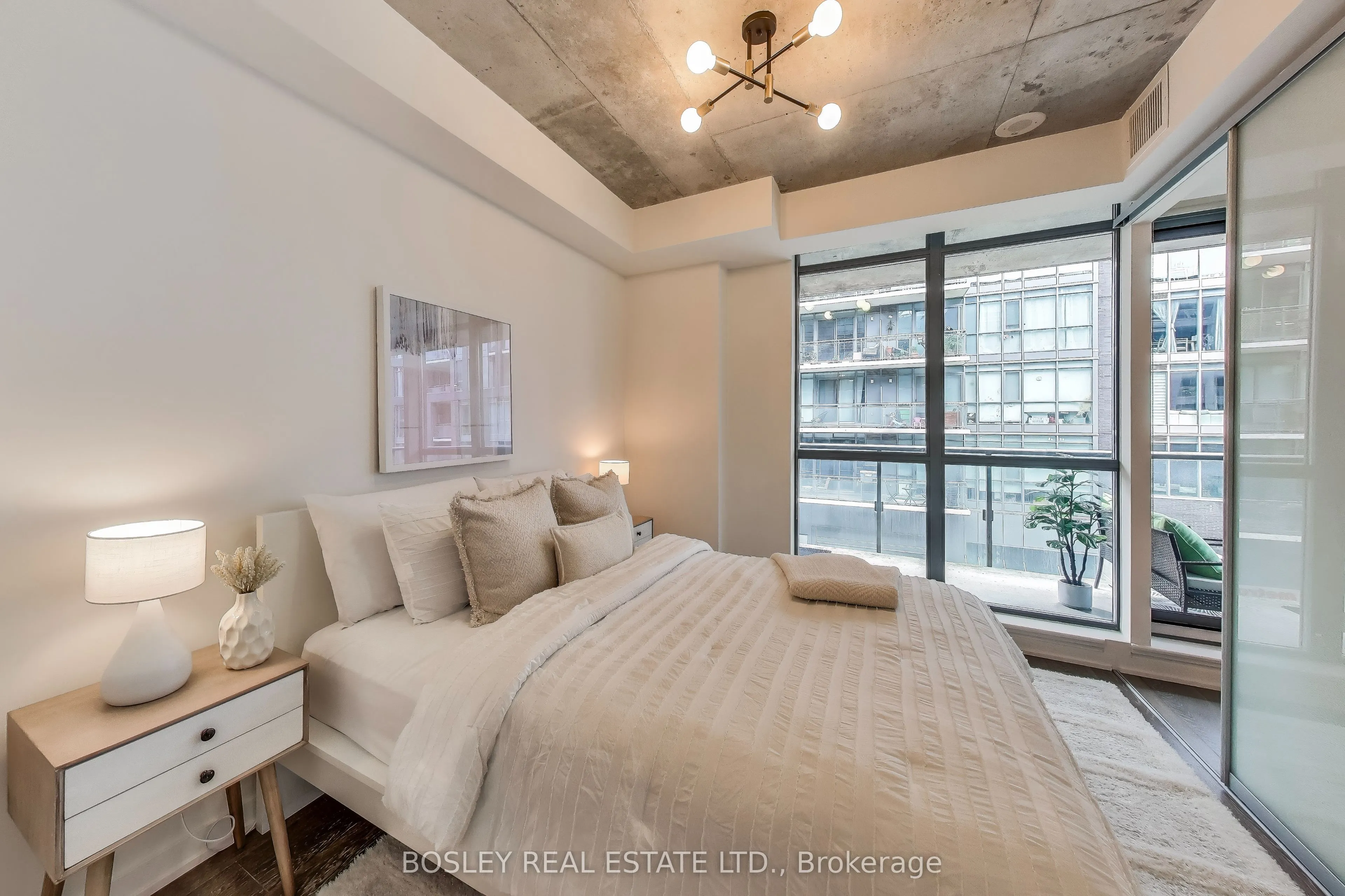 8 Gladstone Avenue, #403