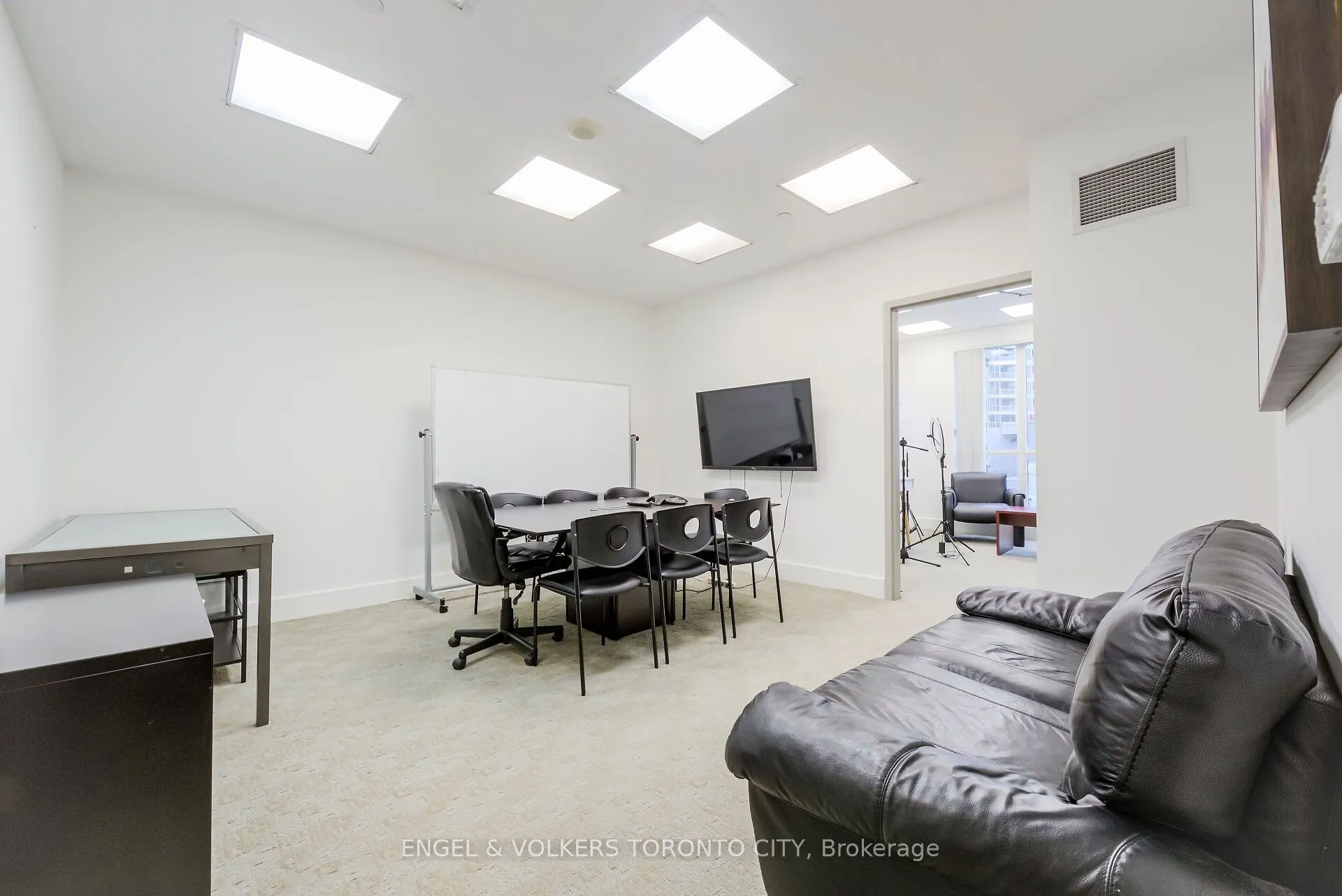 218 Queens Quay W, #3rd Floor