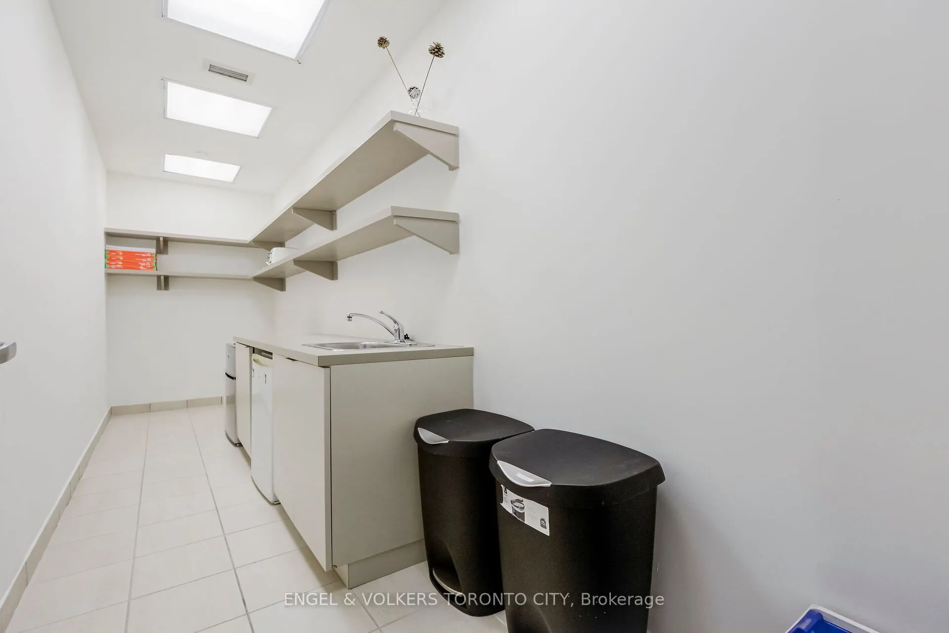 218 Queens Quay W, #3rd Floor