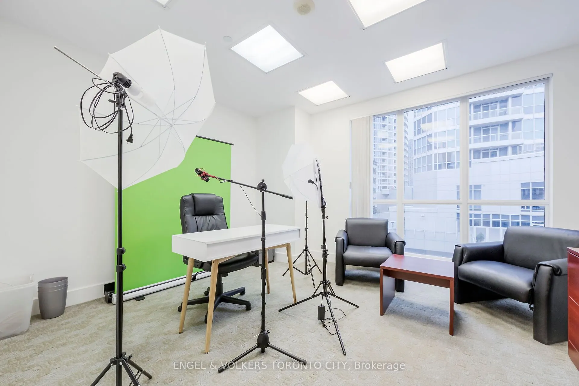 218 Queens Quay W, #3rd Floor