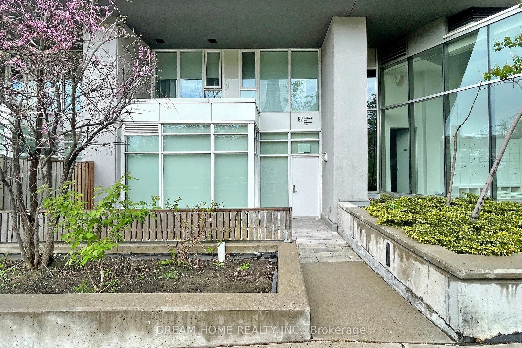 62 Dan Leckie Way, #TH01