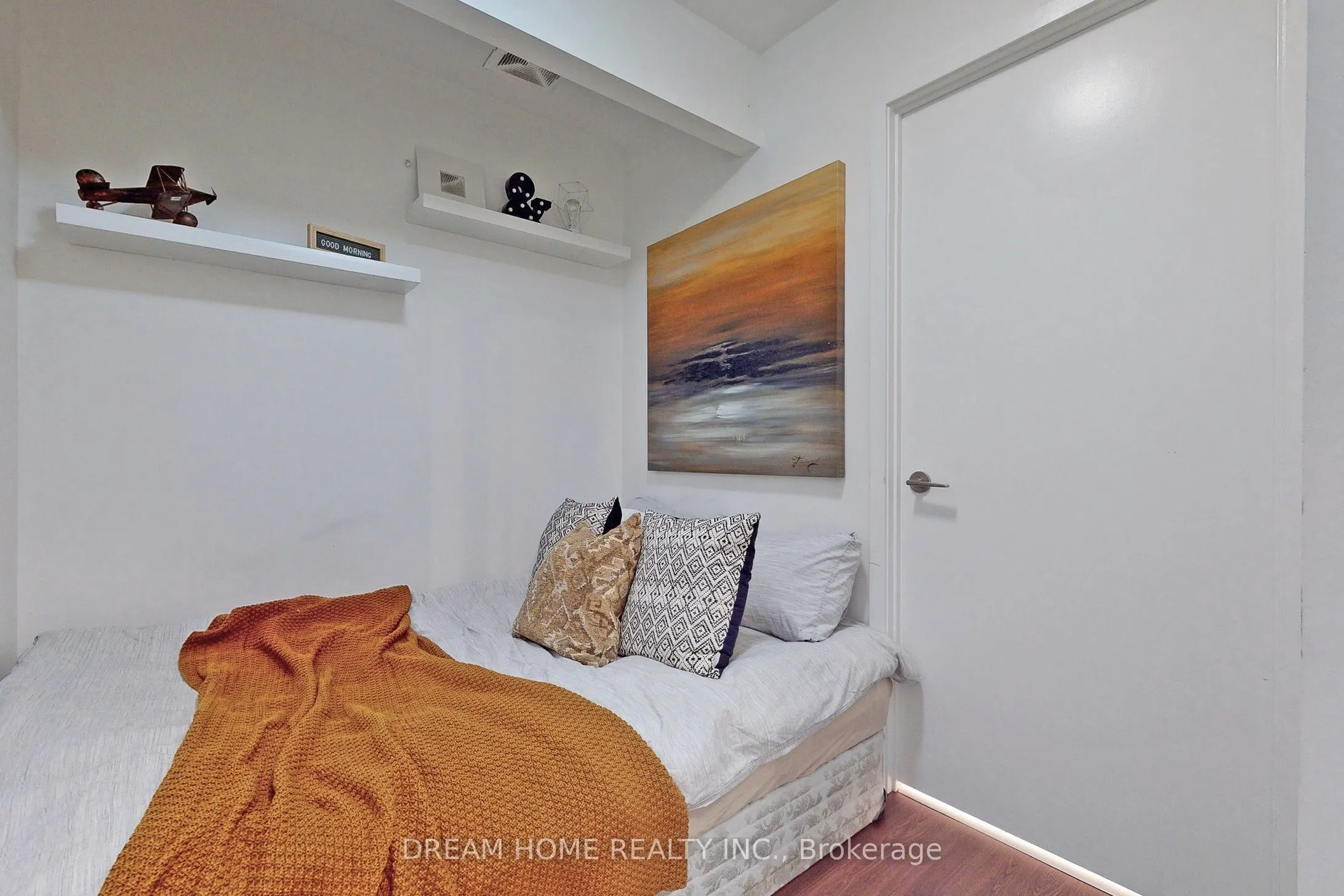 62 Dan Leckie Way, #TH01