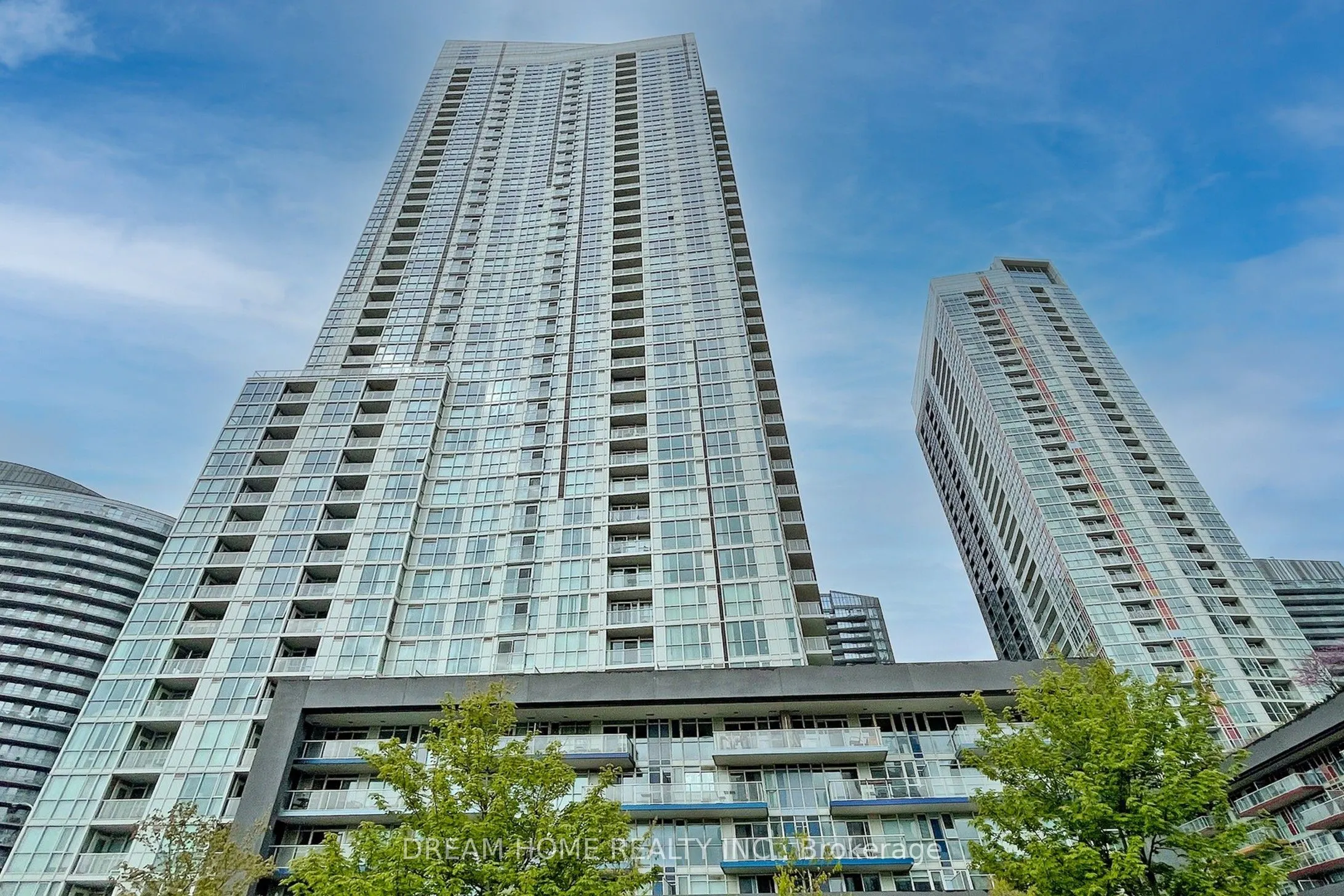 62 Dan Leckie Way, #TH01