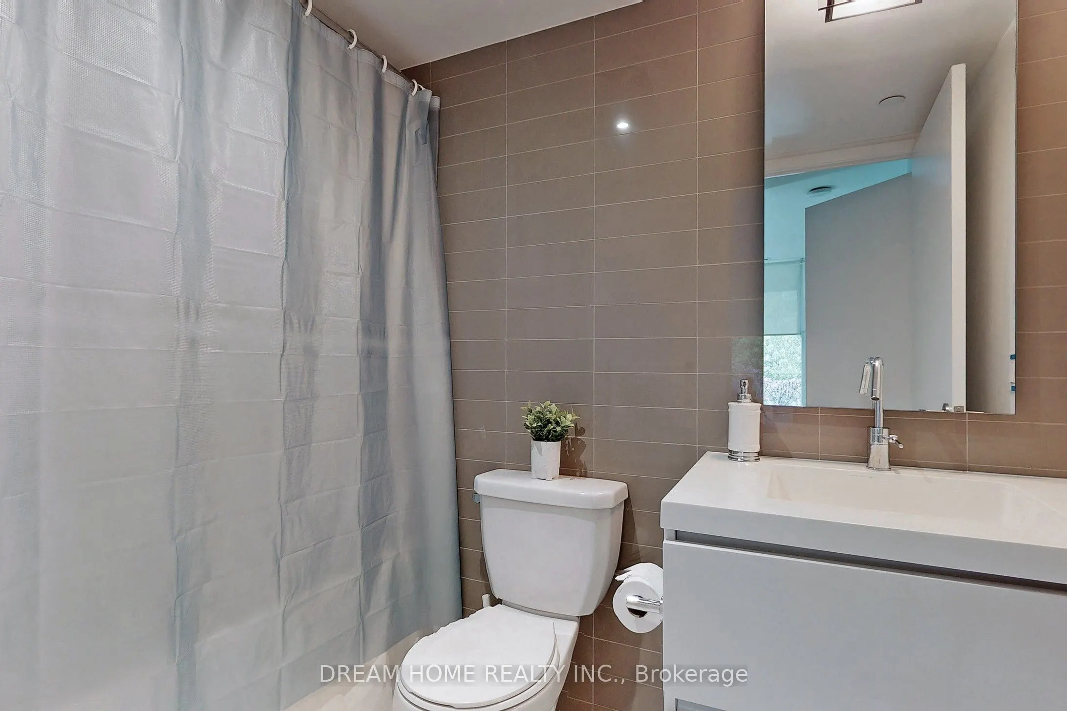 62 Dan Leckie Way, #TH01
