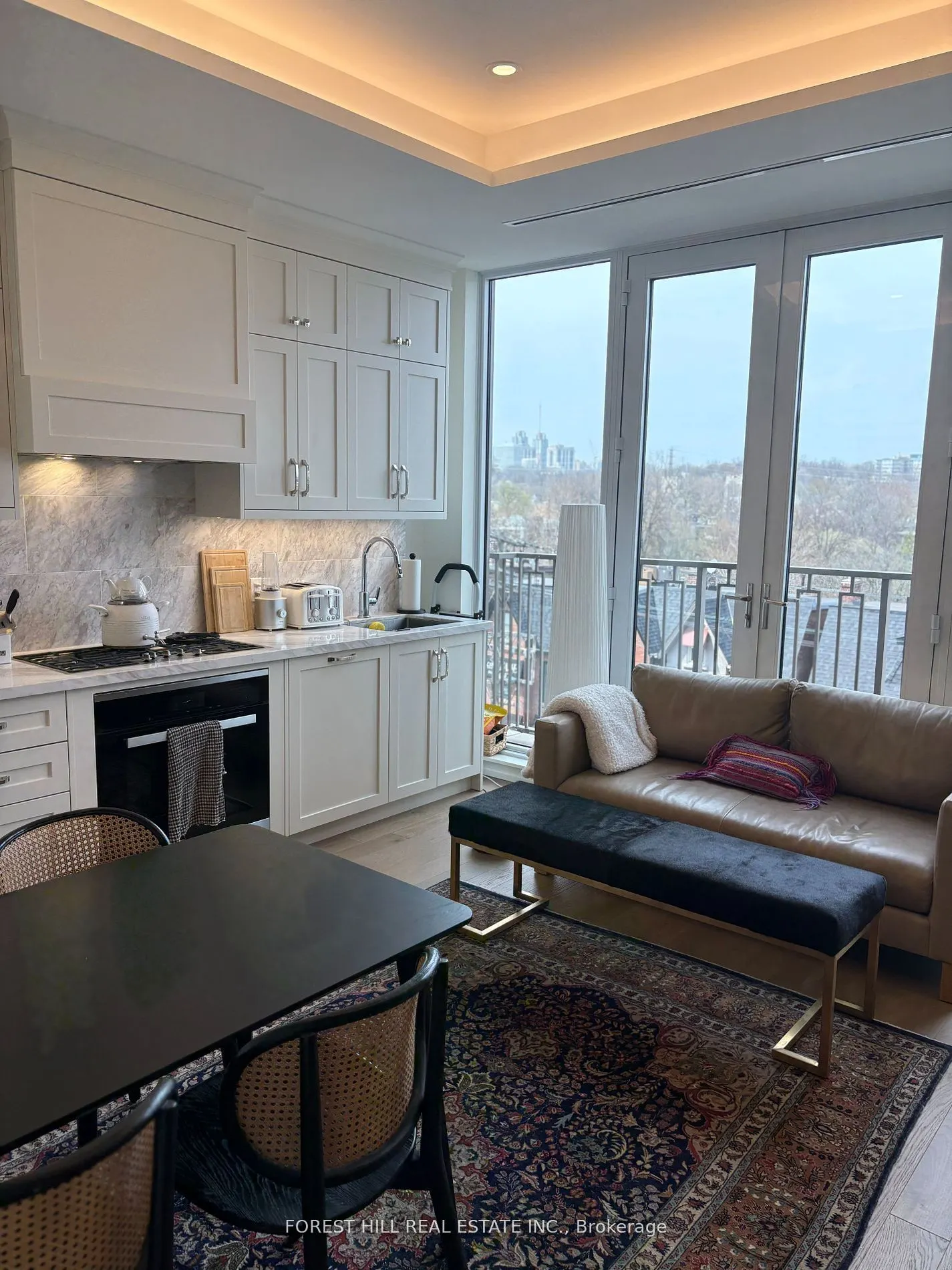 128 Hazelton Avenue, #401