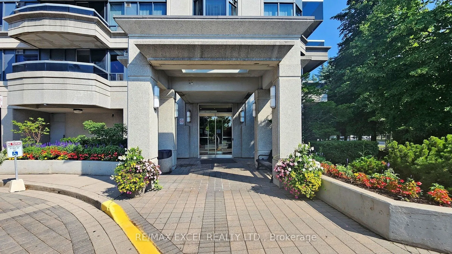 35 Finch Avenue E, #1009
