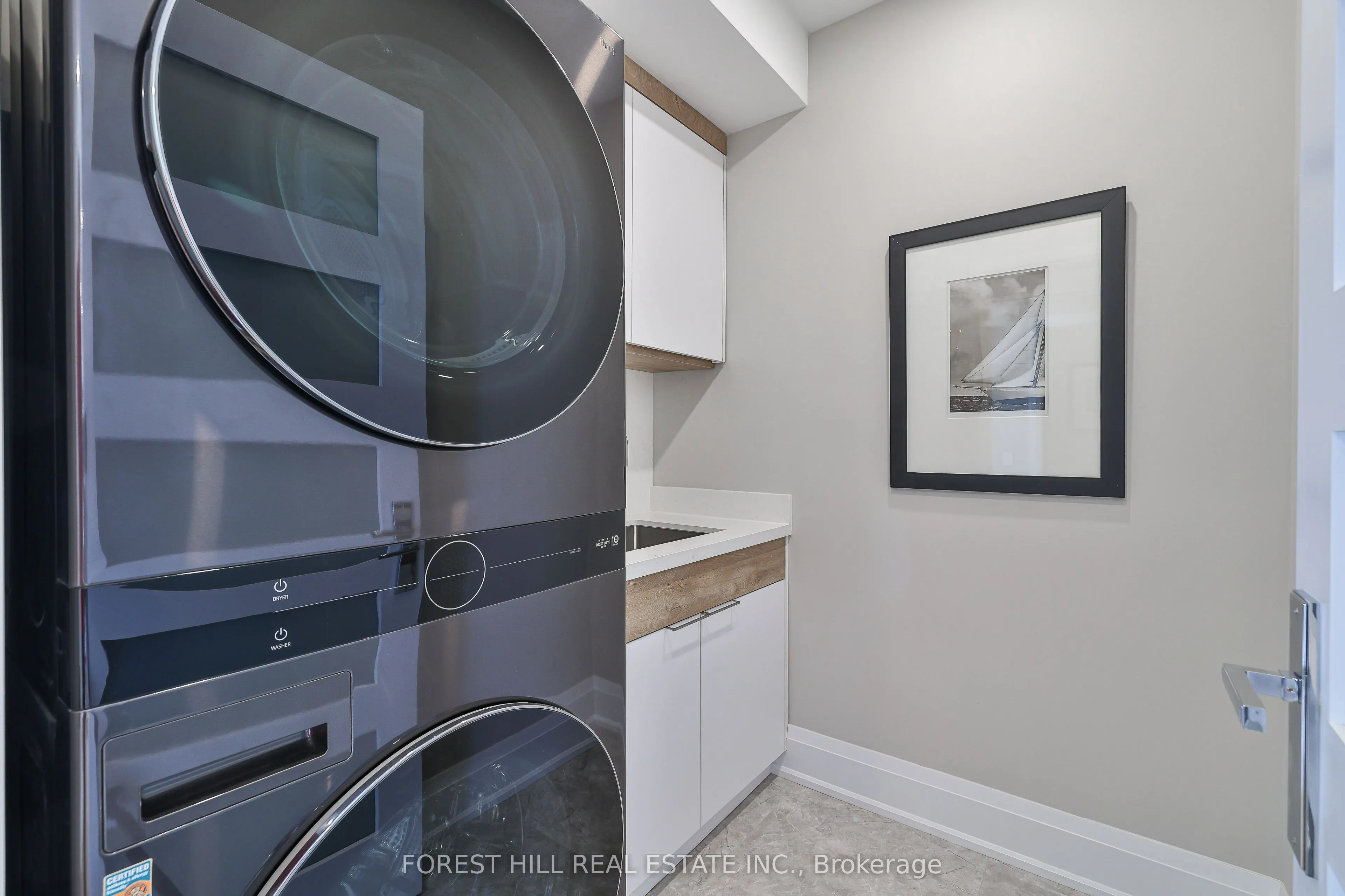 342 Spadina Road, #301