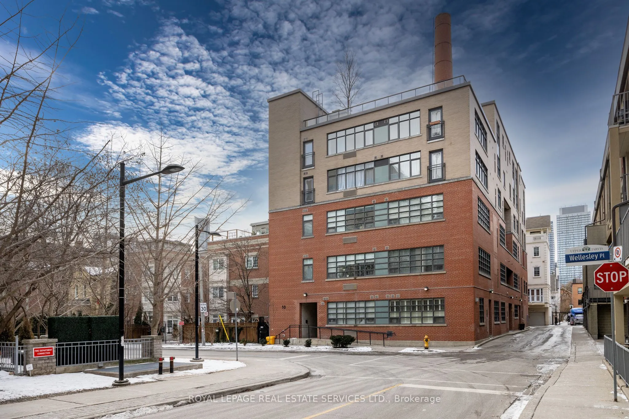 10 Wellesley Place, #101