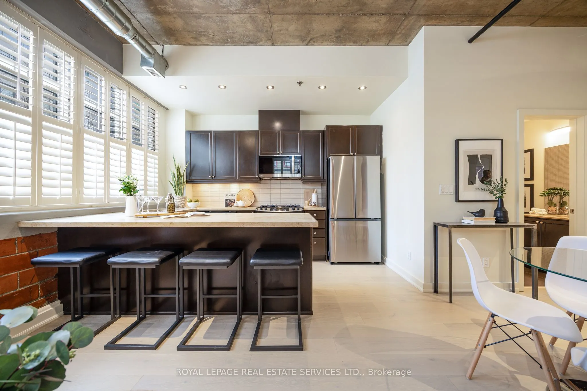 10 Wellesley Place, #101