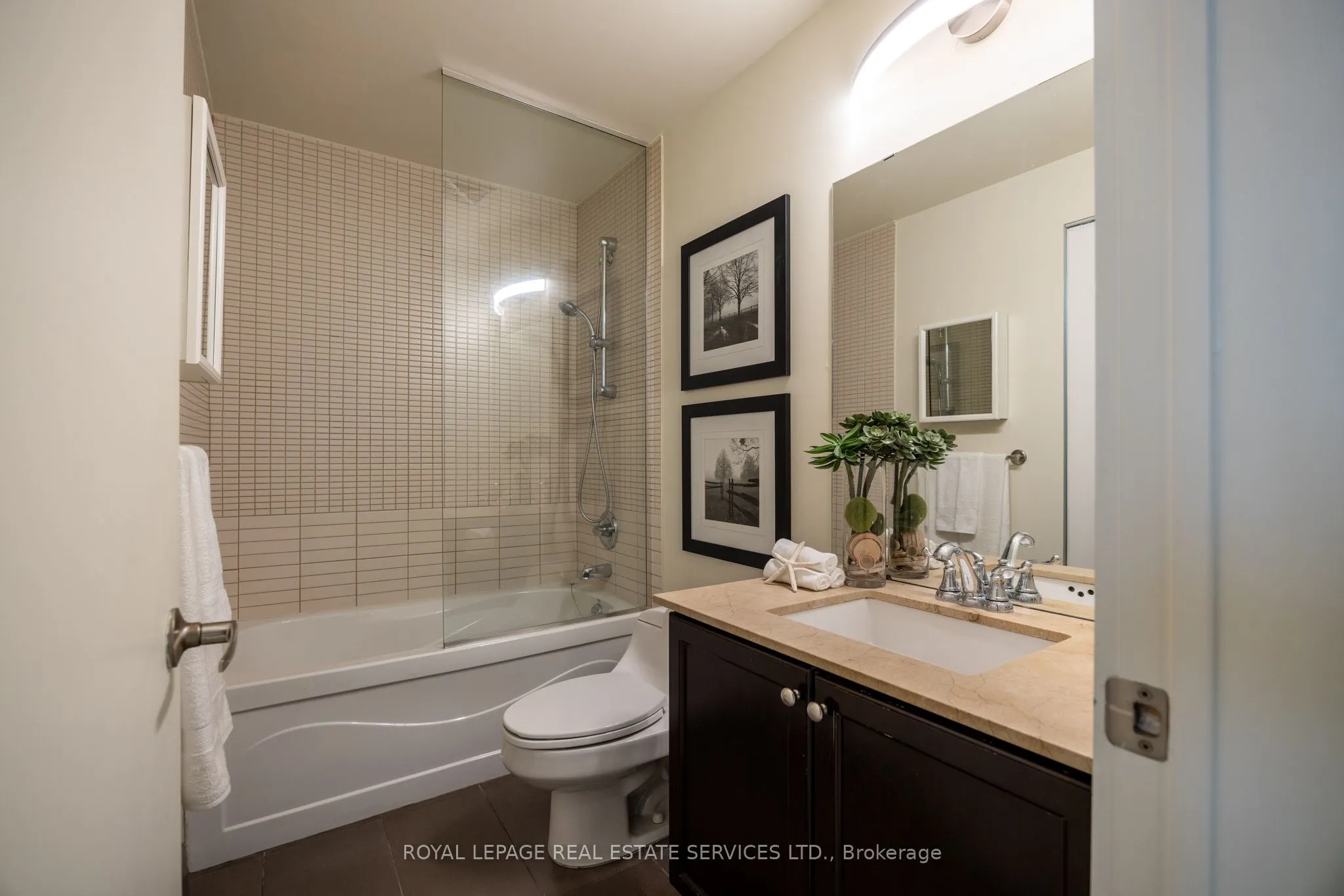 10 Wellesley Place, #101