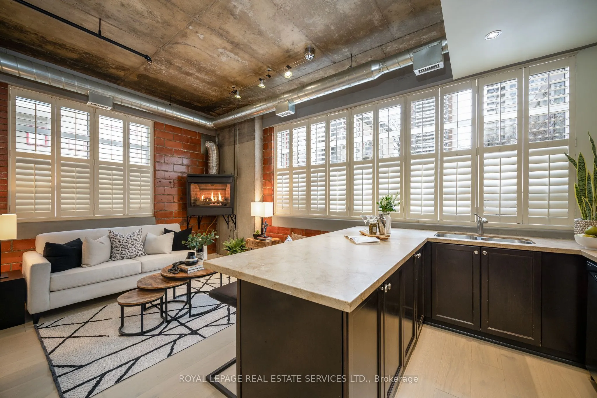 10 Wellesley Place, #101