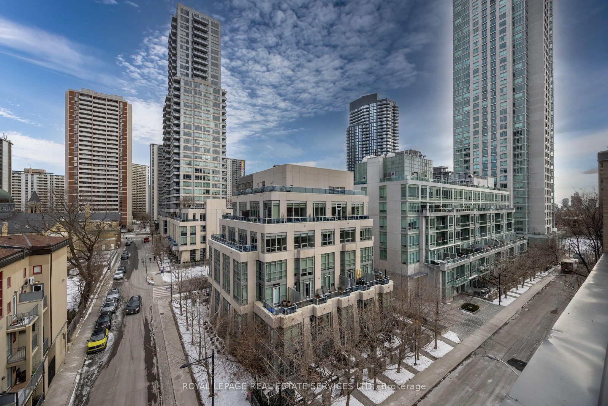10 Wellesley Place, #101