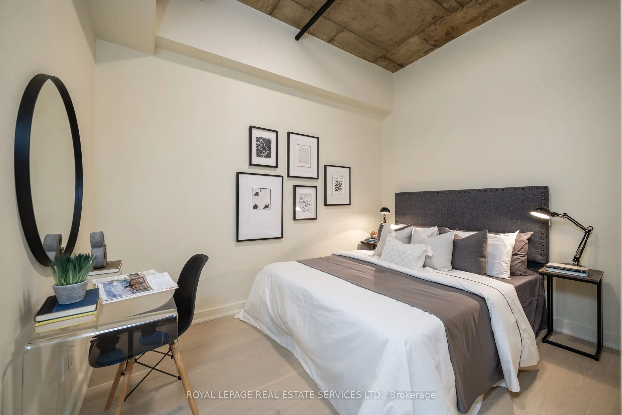 10 Wellesley Place, #101