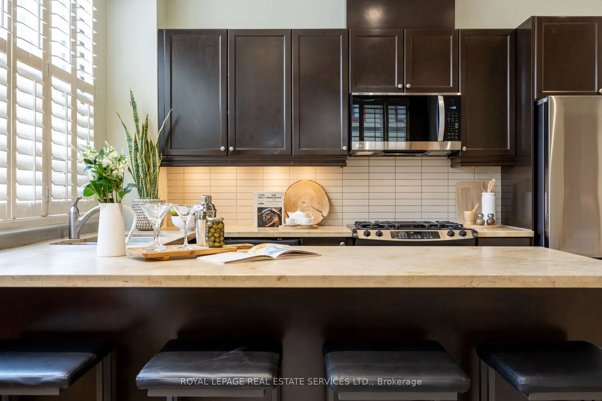10 Wellesley Place, #101