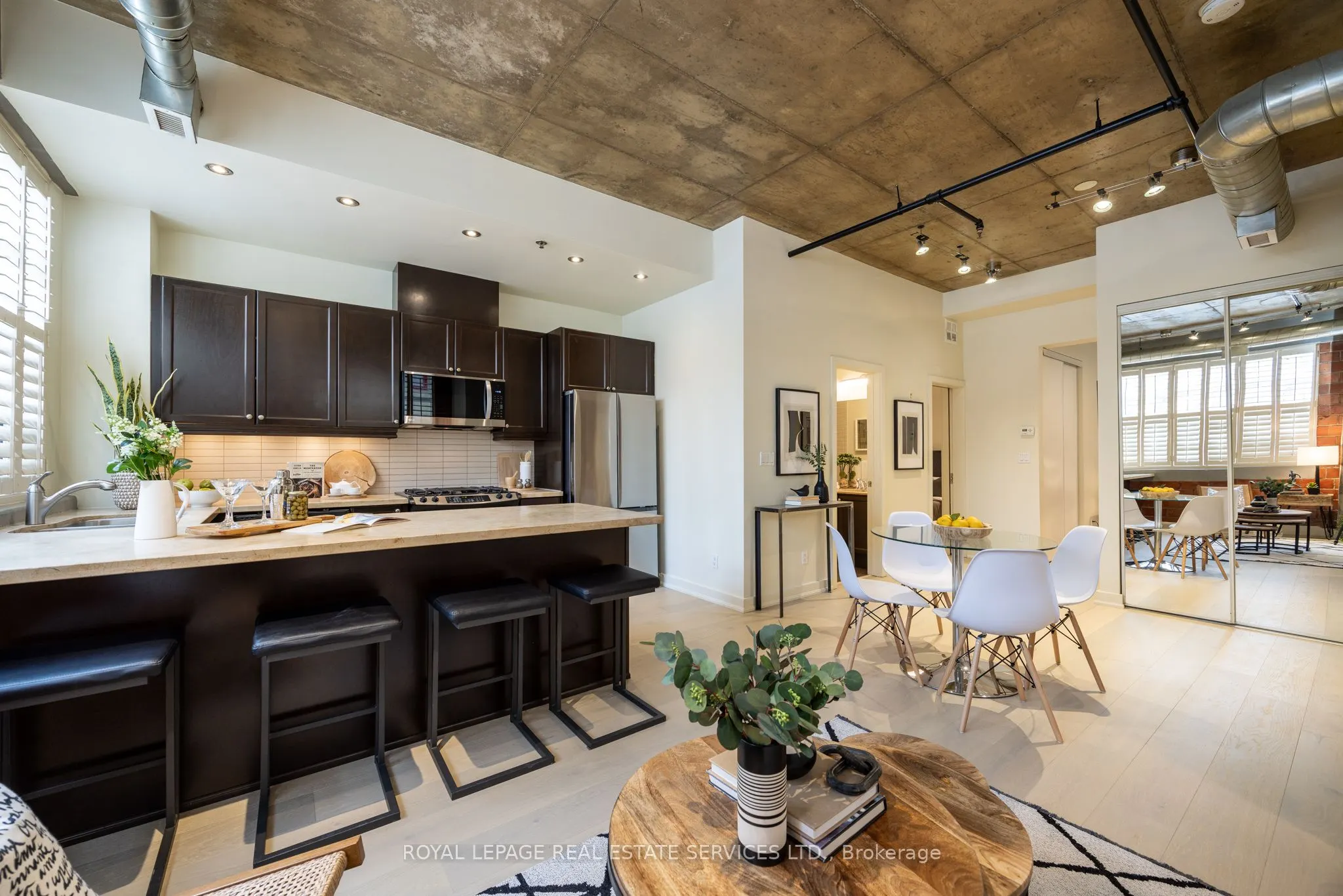 10 Wellesley Place, #101