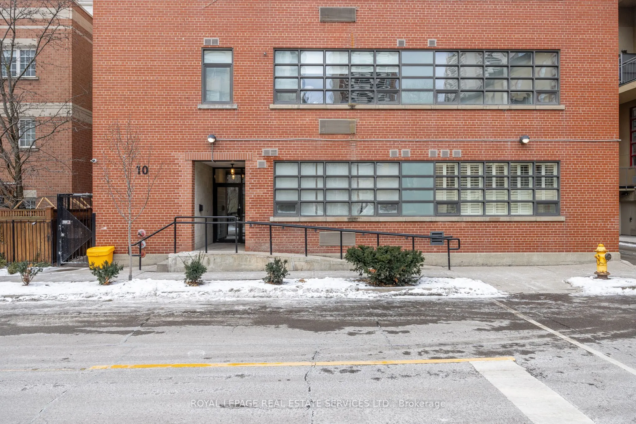 10 Wellesley Place, #101