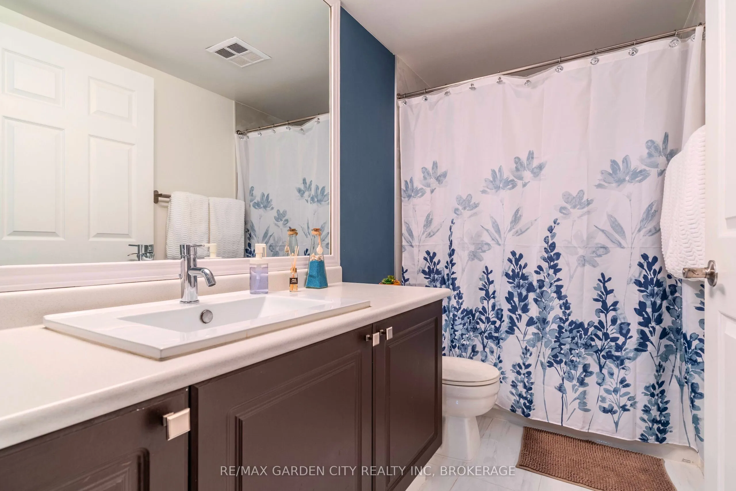 897 Sheppard Avenue W, #202