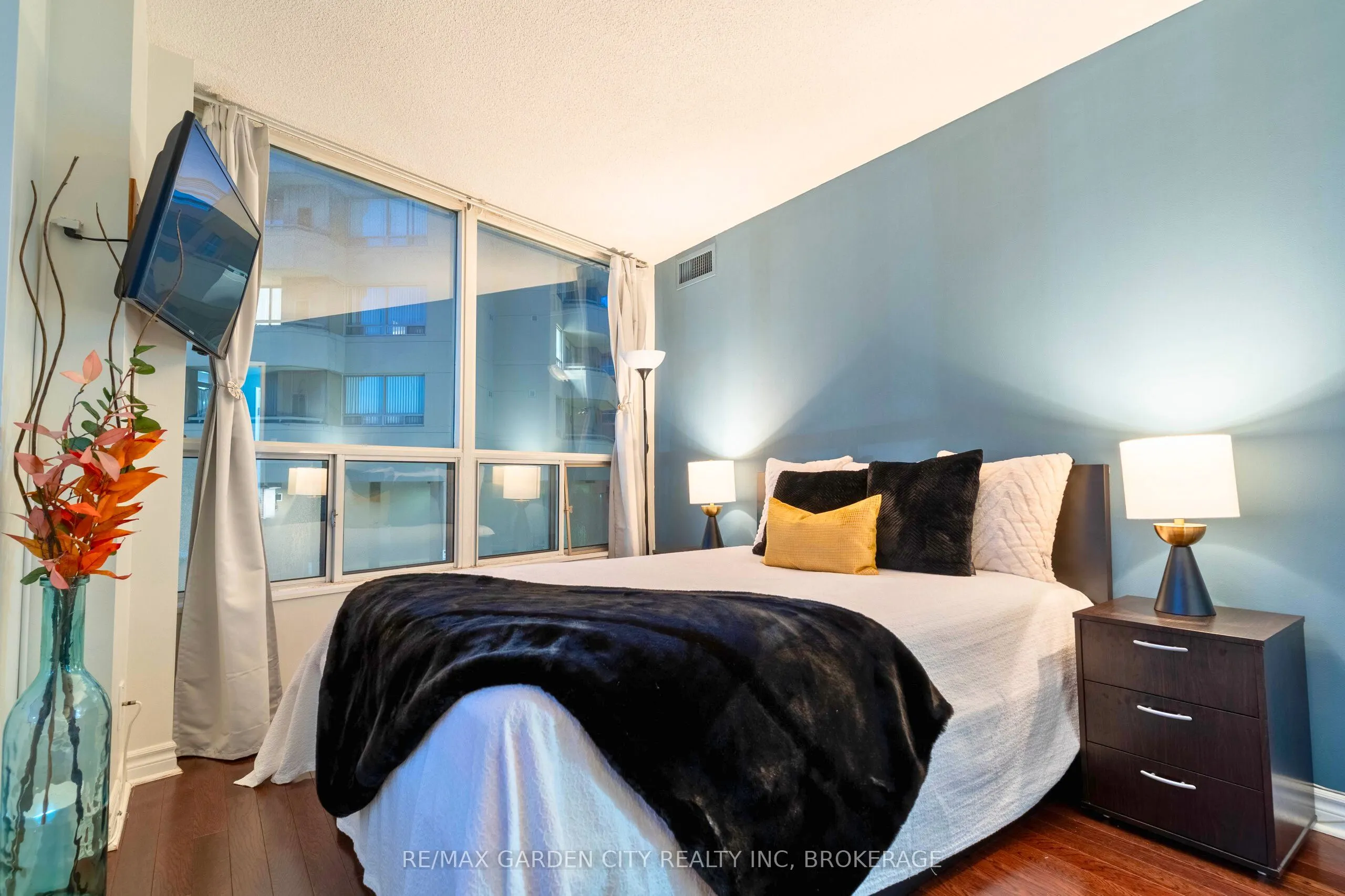 897 Sheppard Avenue W, #202