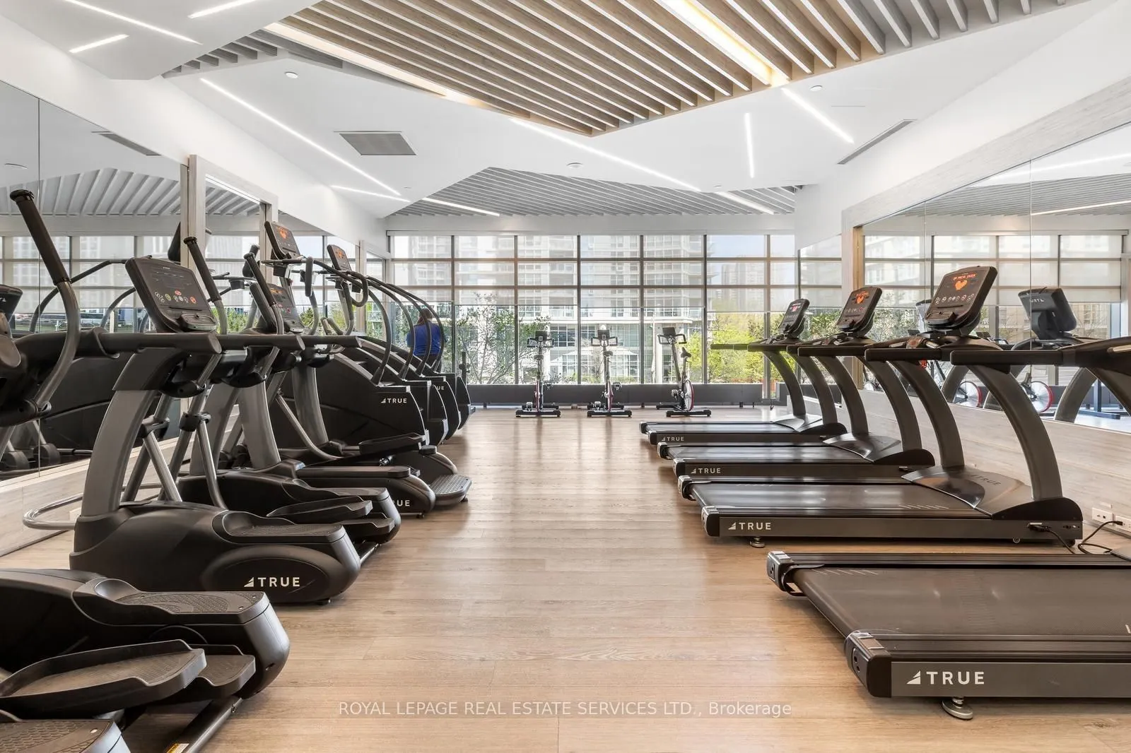 11 Brunel Court, #3906