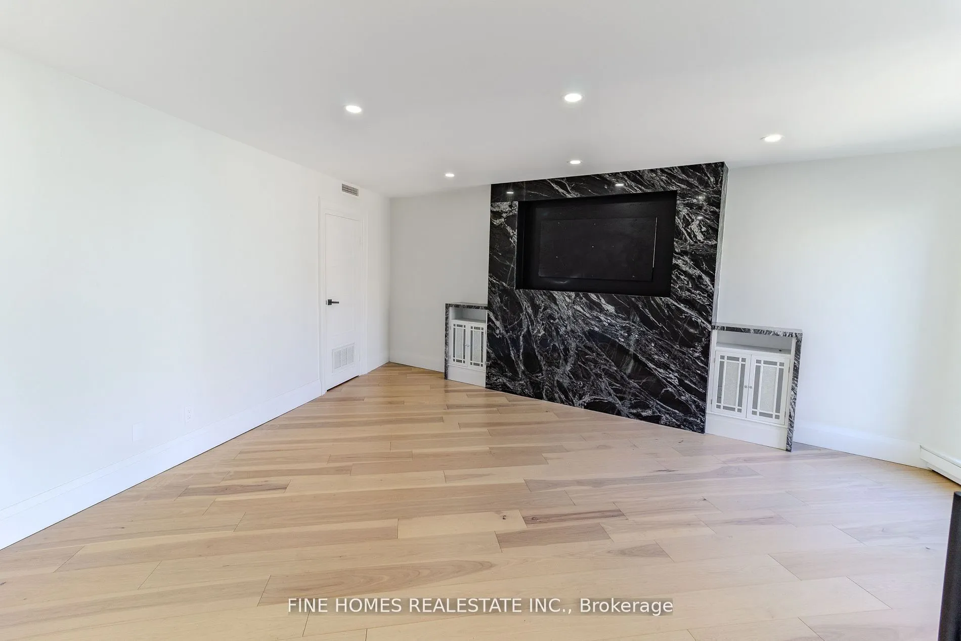 55 Harbour Square, #3213