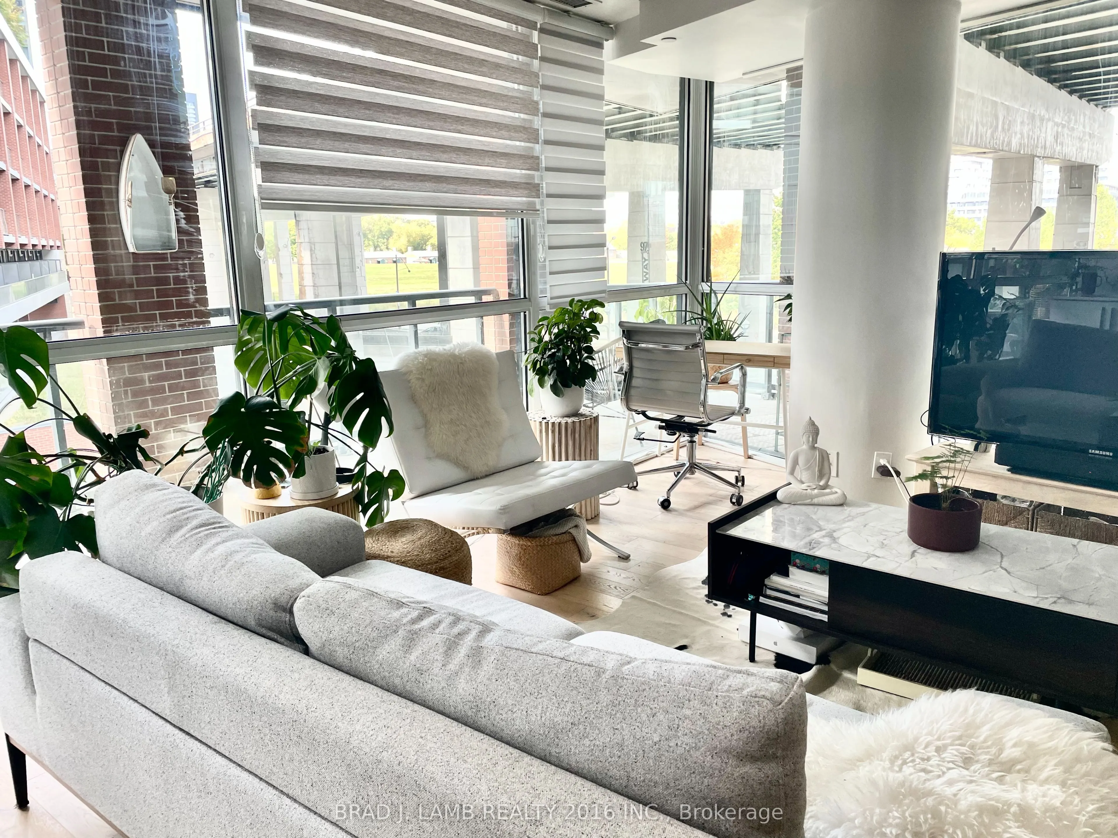 20 BRUYERES Mews, #327