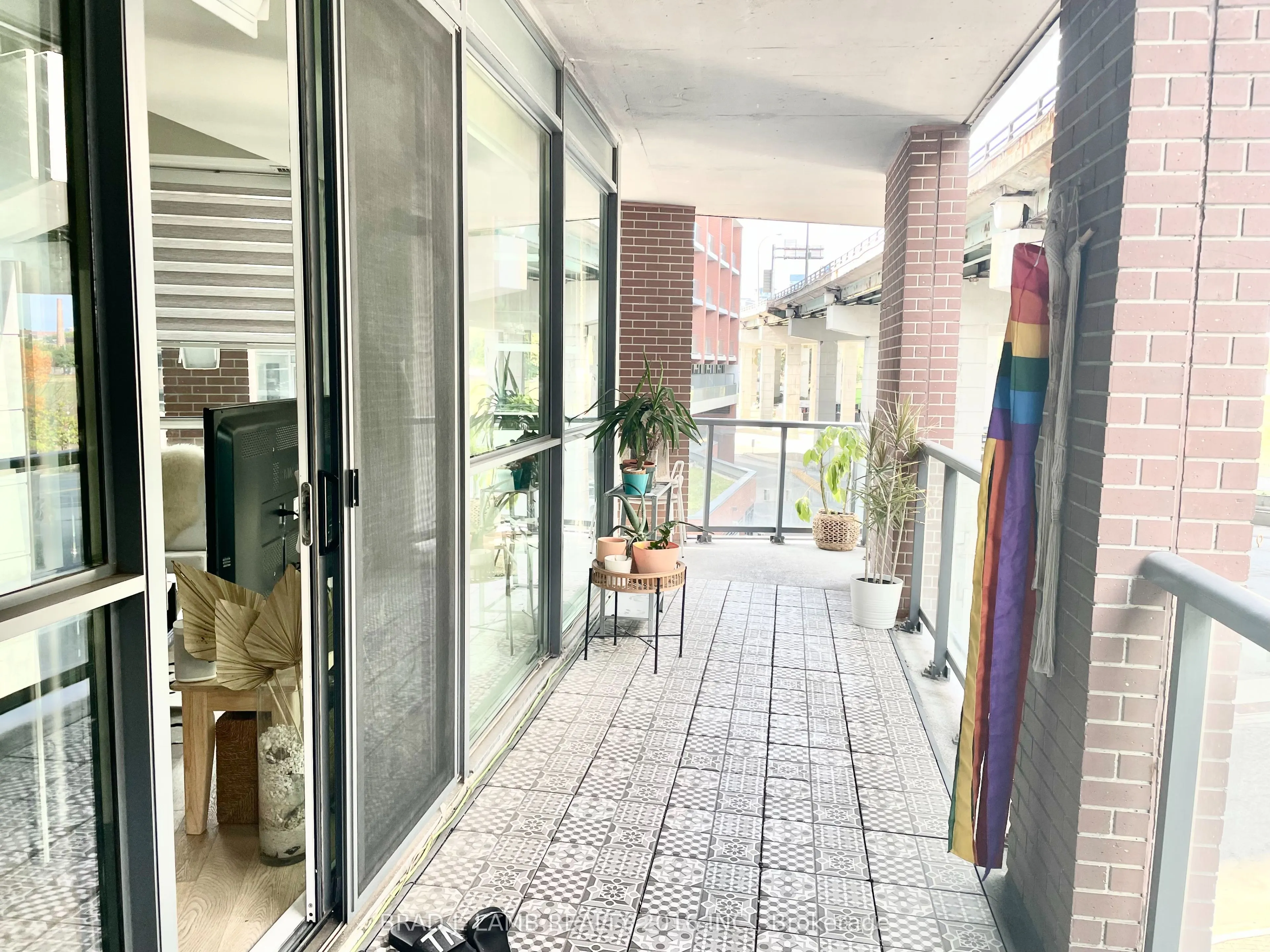 20 BRUYERES Mews, #327
