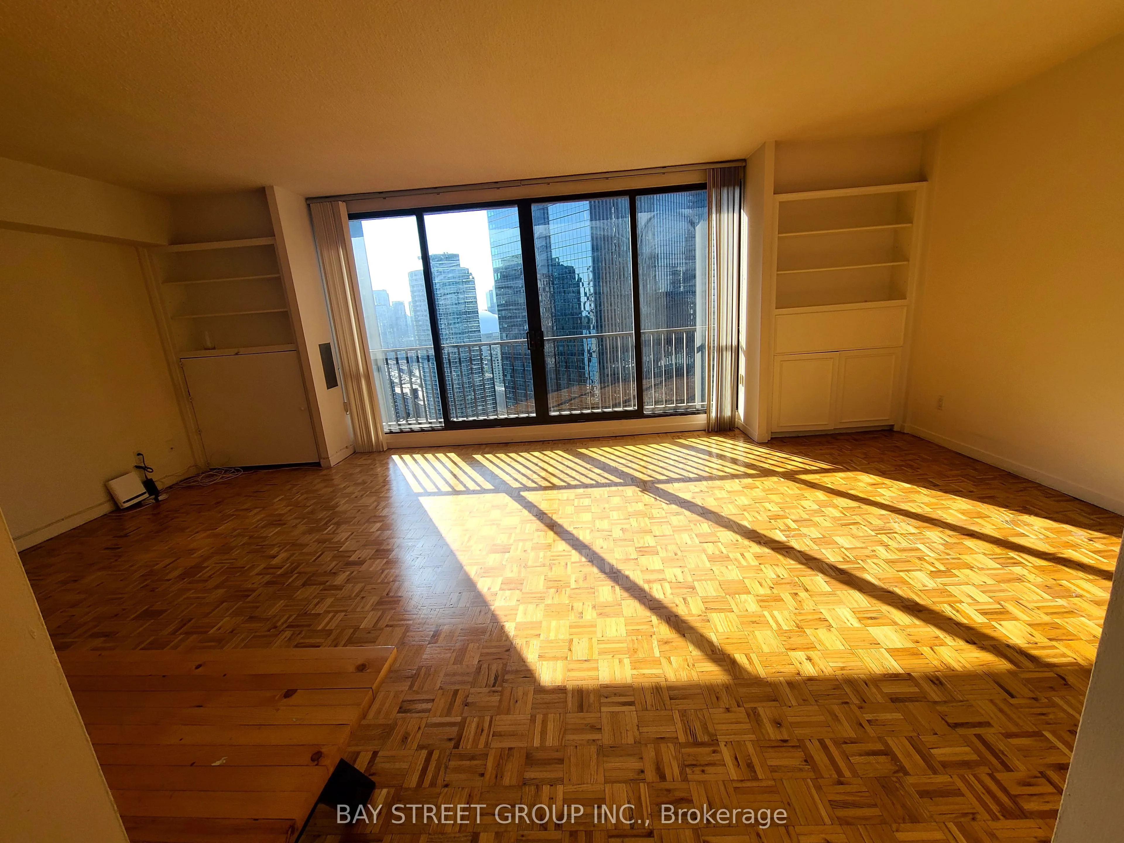 33 Harbour Square, #3019