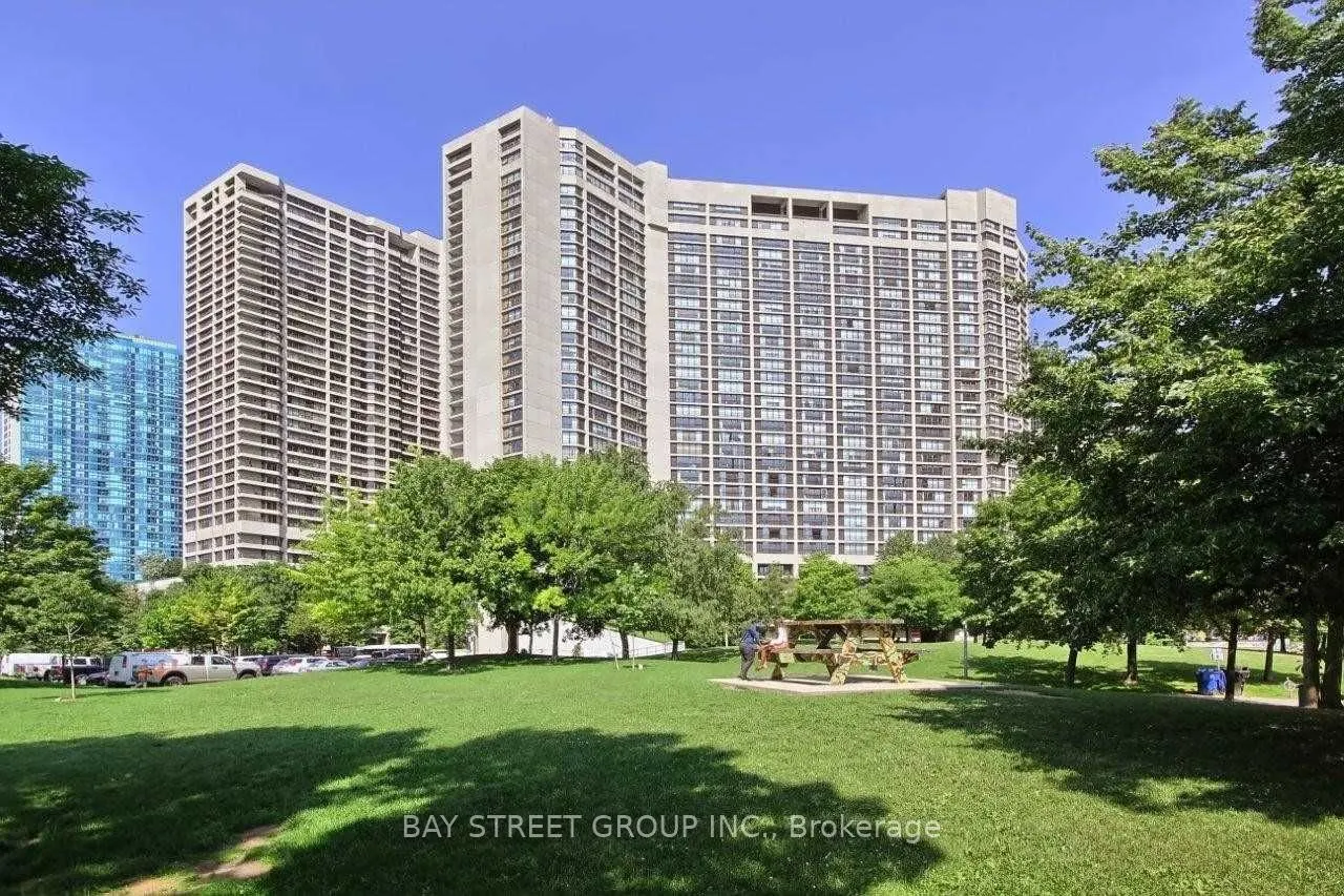 33 Harbour Square, #3019