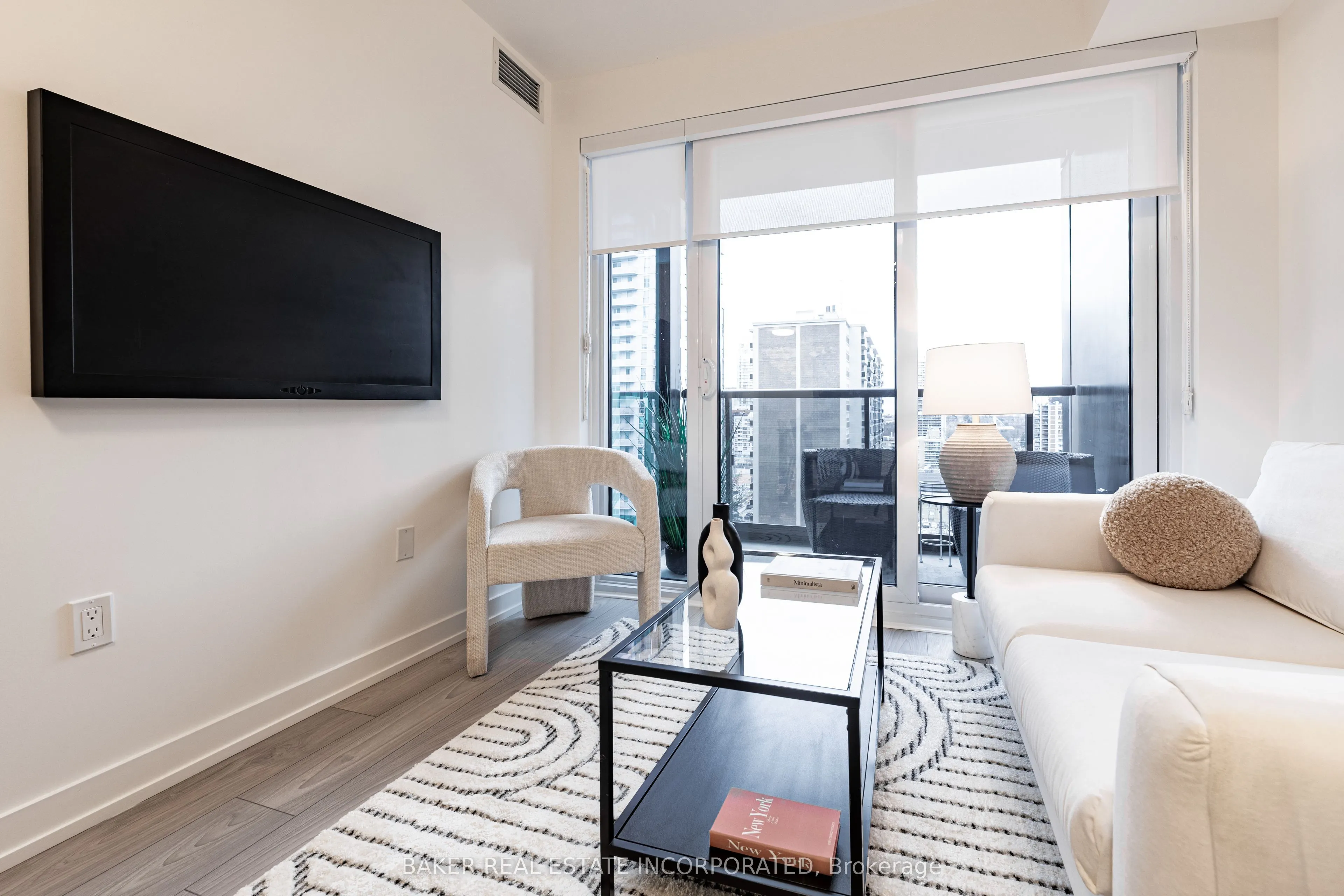 223 Redpath Avenue, #807