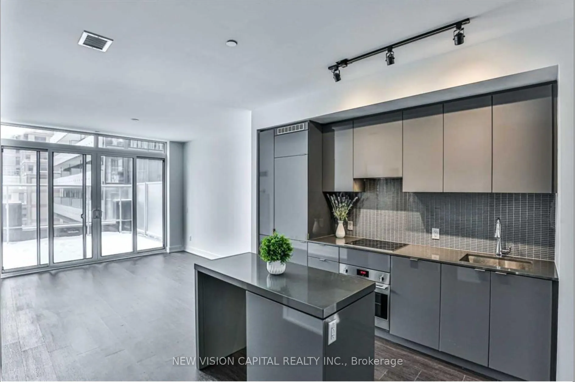 7 Grenville Street, #715