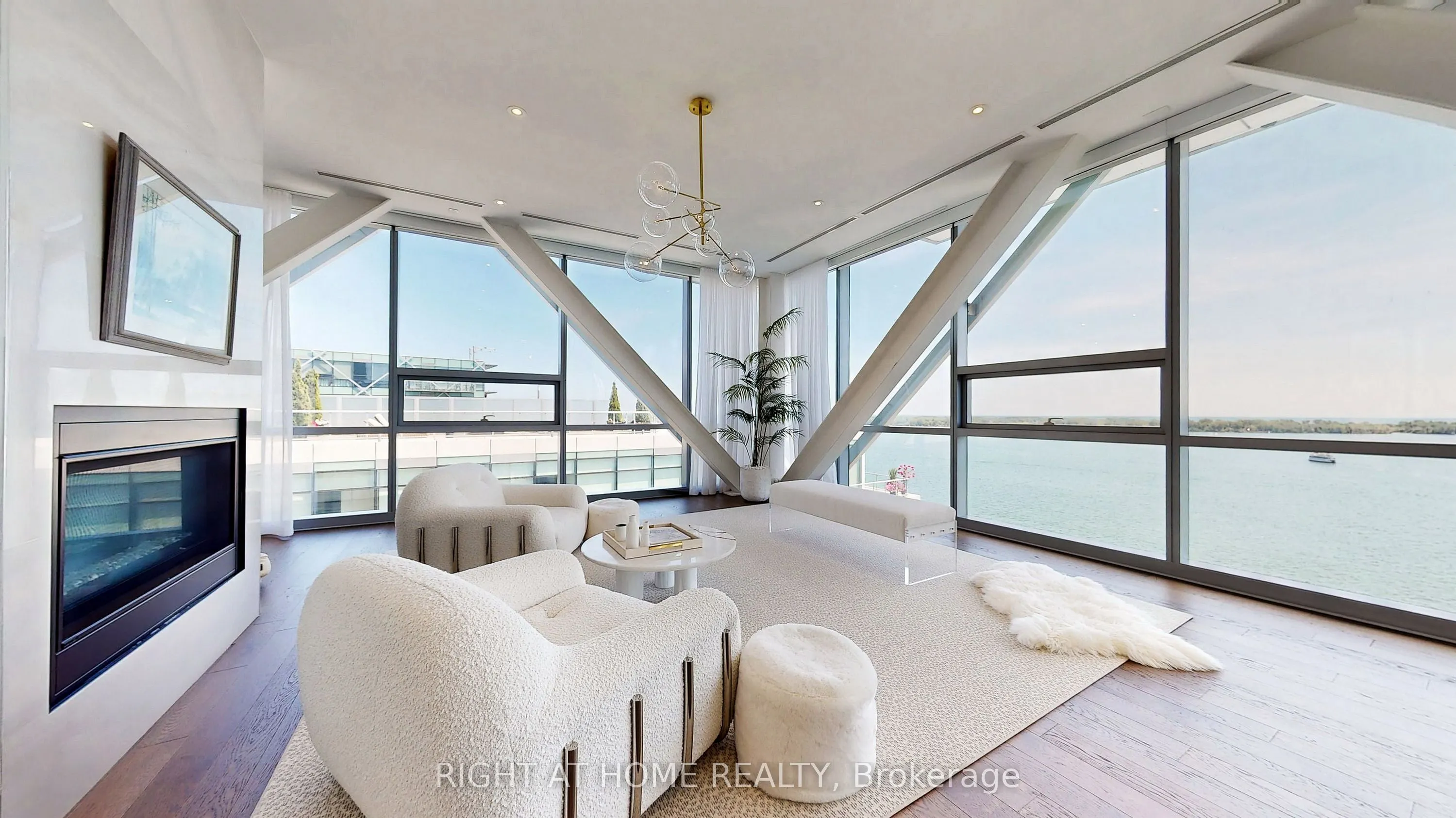29 Queens Quay E, #1304