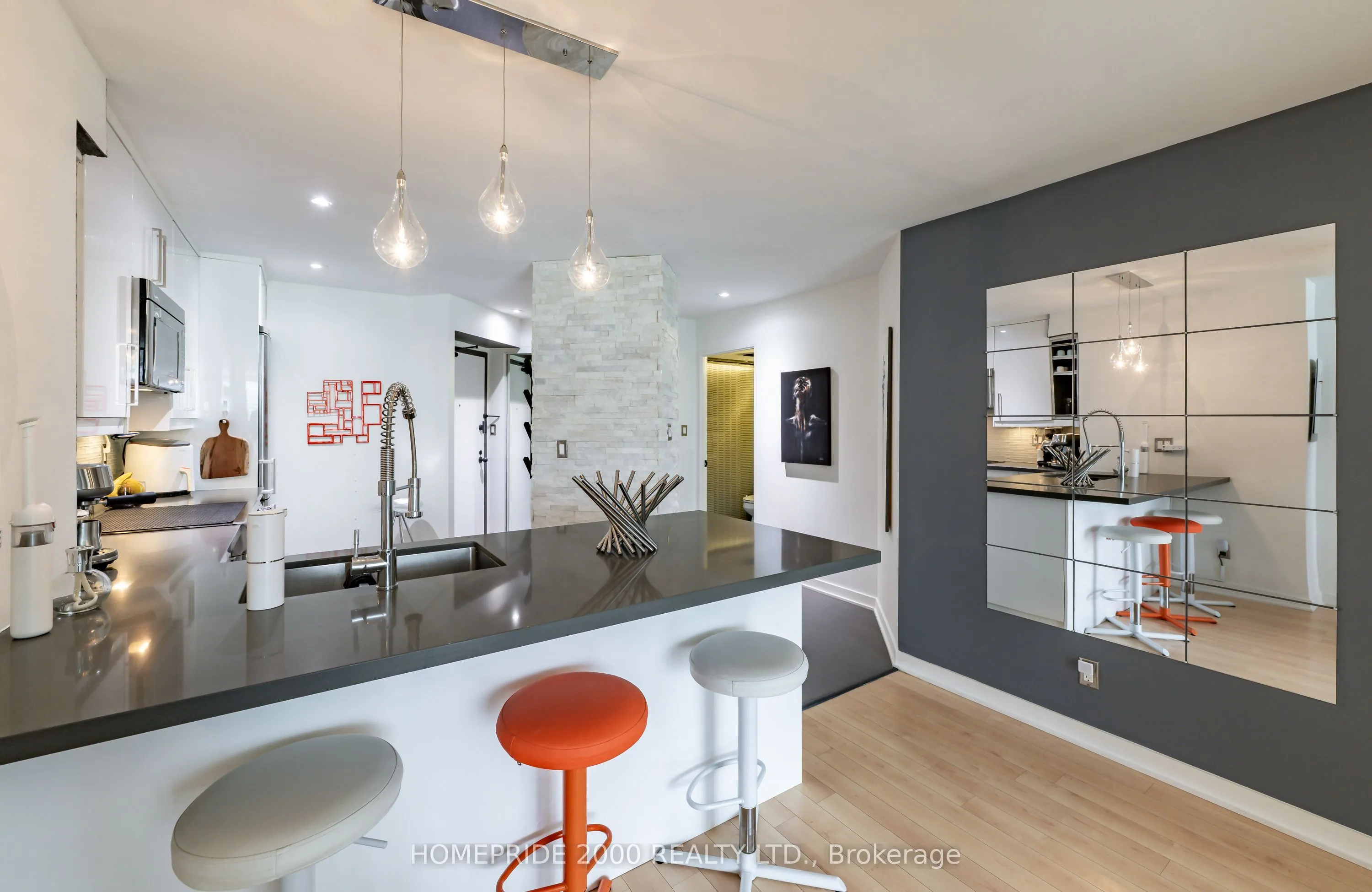 24 Wellesley Street W, #315